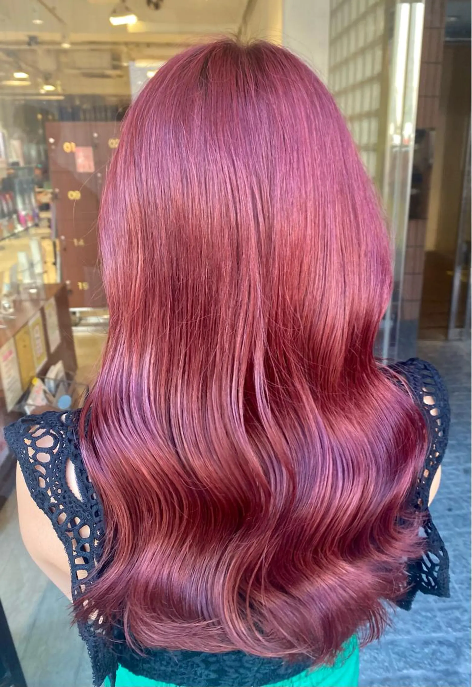 ロング カラー ブリーチ ピンクカラー レッドカラー ルビー 🍒ブリーチカラー 🍊暖水 まりあのヘアスタイル