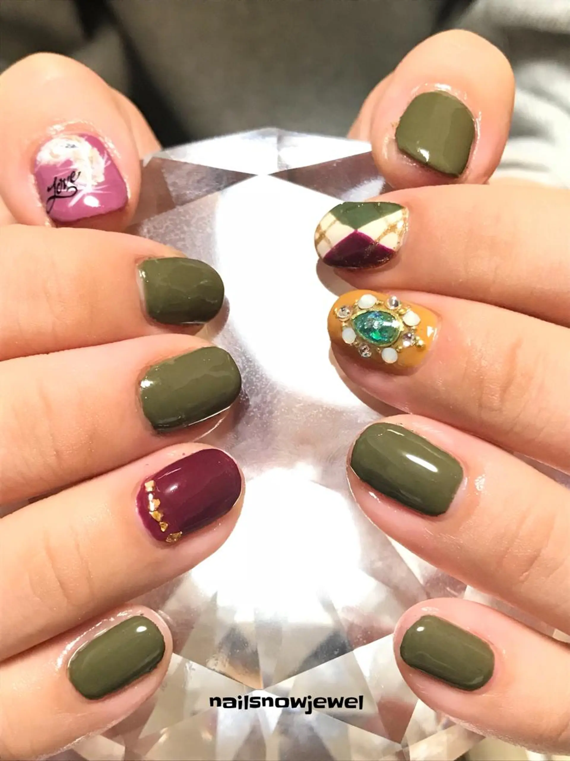 ネイル ストーンネイル nail snowjewelのネイルデザイン