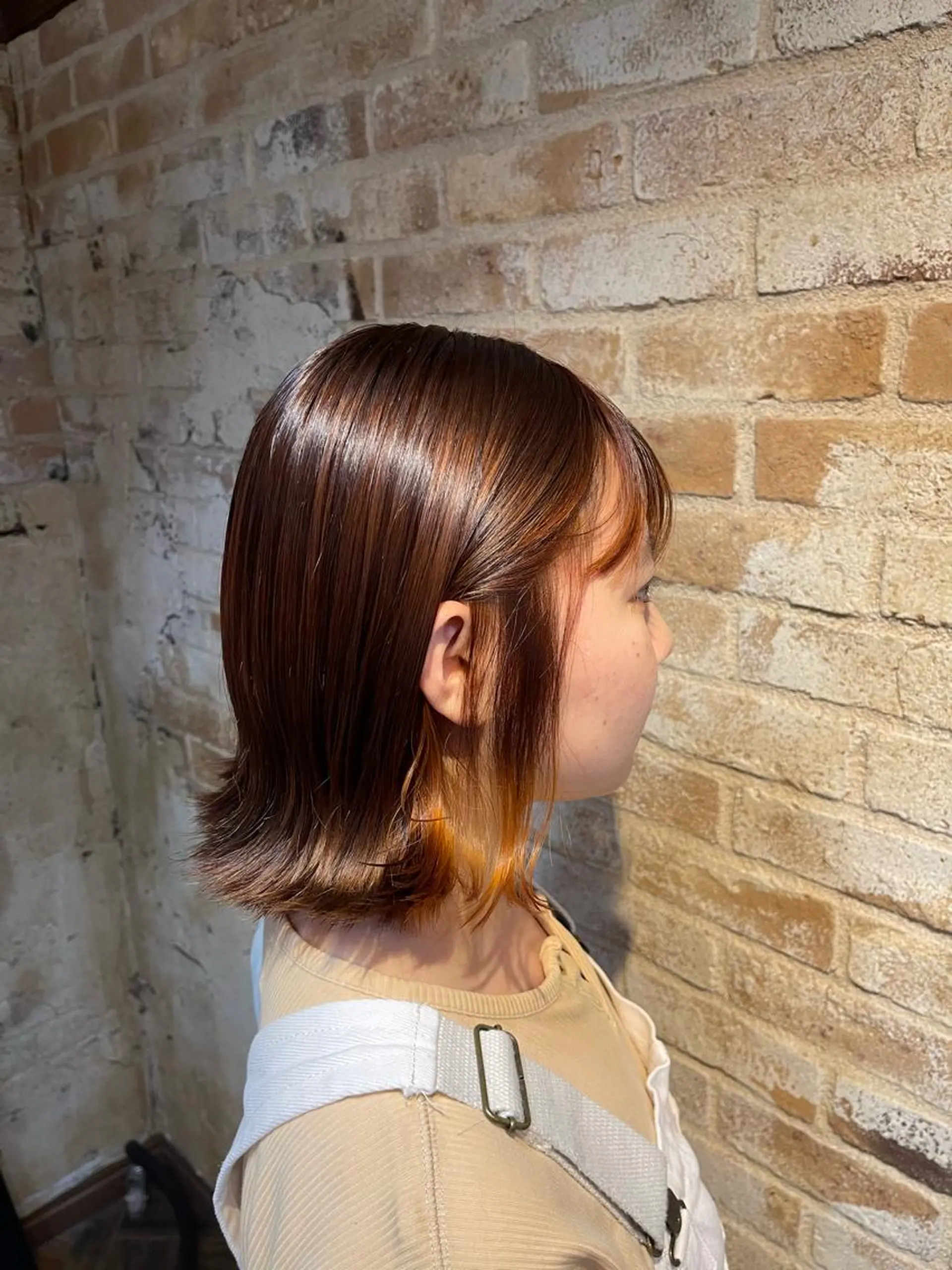 ミディアム 千代 夏輝のヘアスタイル