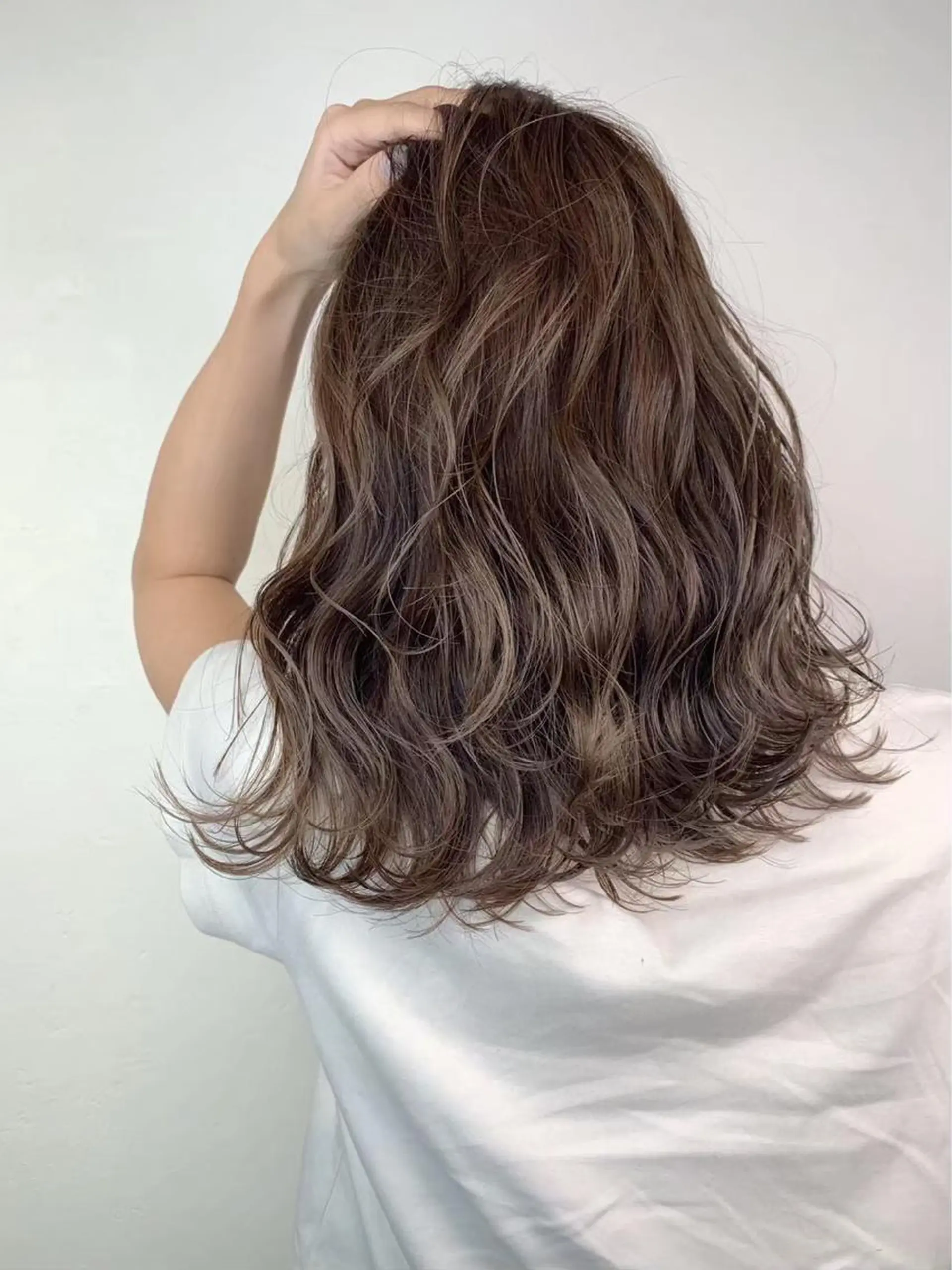 セミロング パープルカラー ハイライト 髪質改善 韓国風ヘア レイヤーカット ヘアカラー トリートメント 髪質改善/レイヤー/ ショート/koshiのヘアスタイル