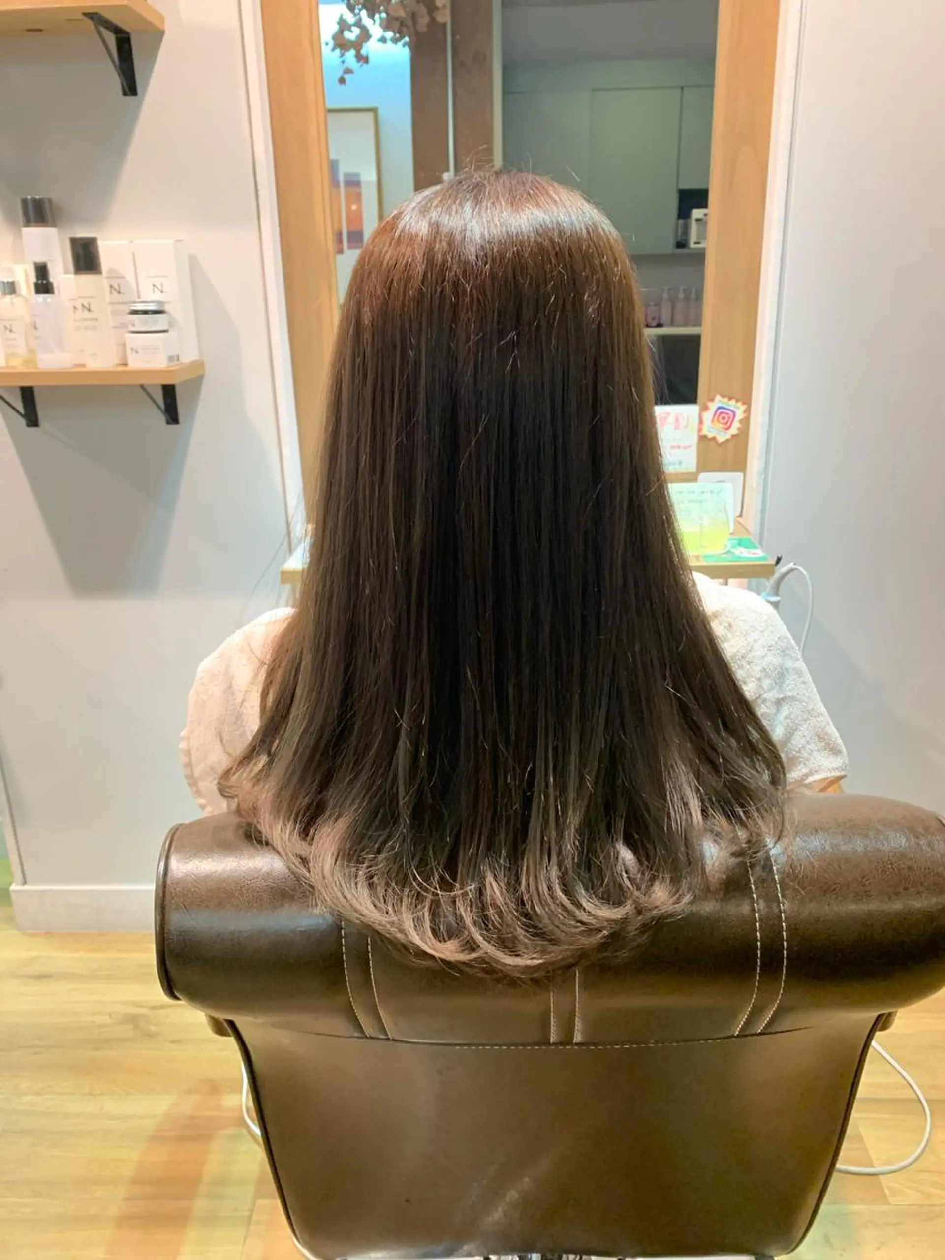 ロング カラー アッシュ ベージュカラー ツキダテ ユイのヘアスタイル