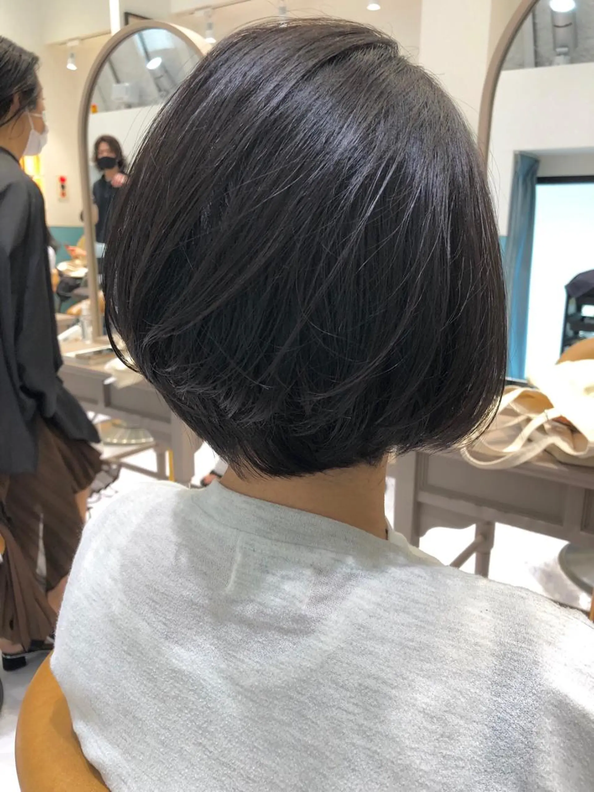 ショート カラー Lond labのヘアスタイル