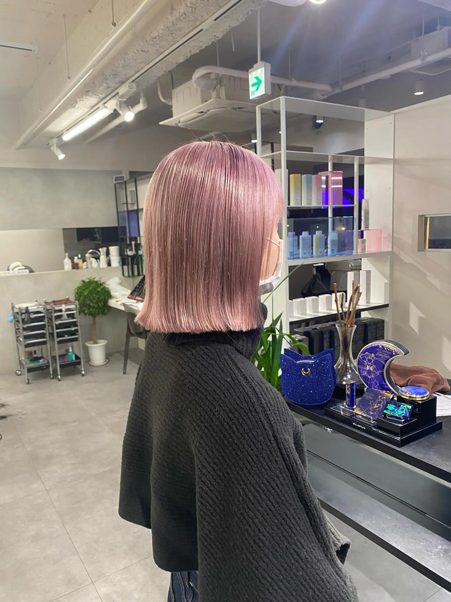 ミディアム カラー レイヤー・ブリーチ kiyotoshiのヘアスタイル