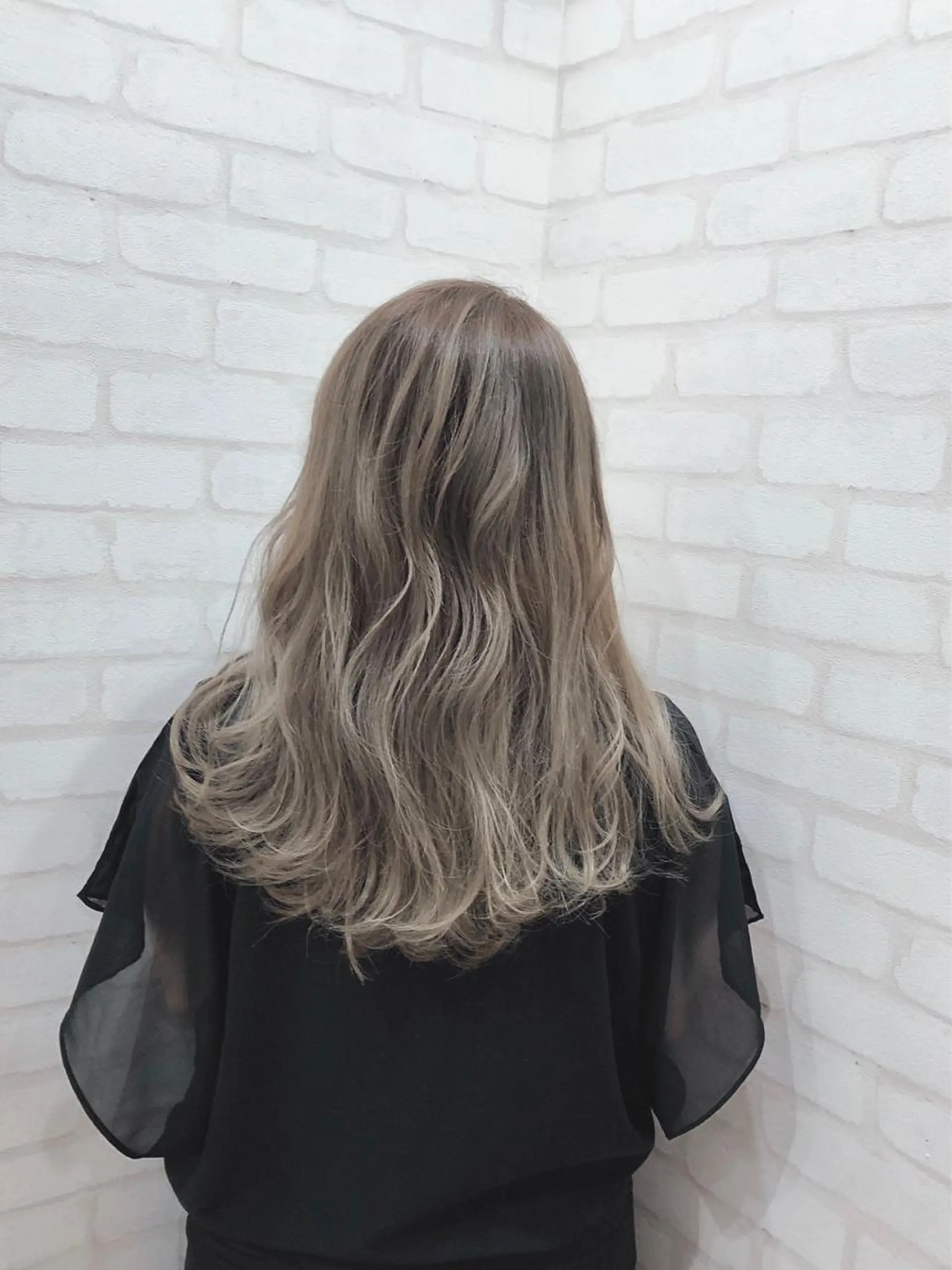 セミロング カット ヘアカラー 若山 敦のヘアスタイル
