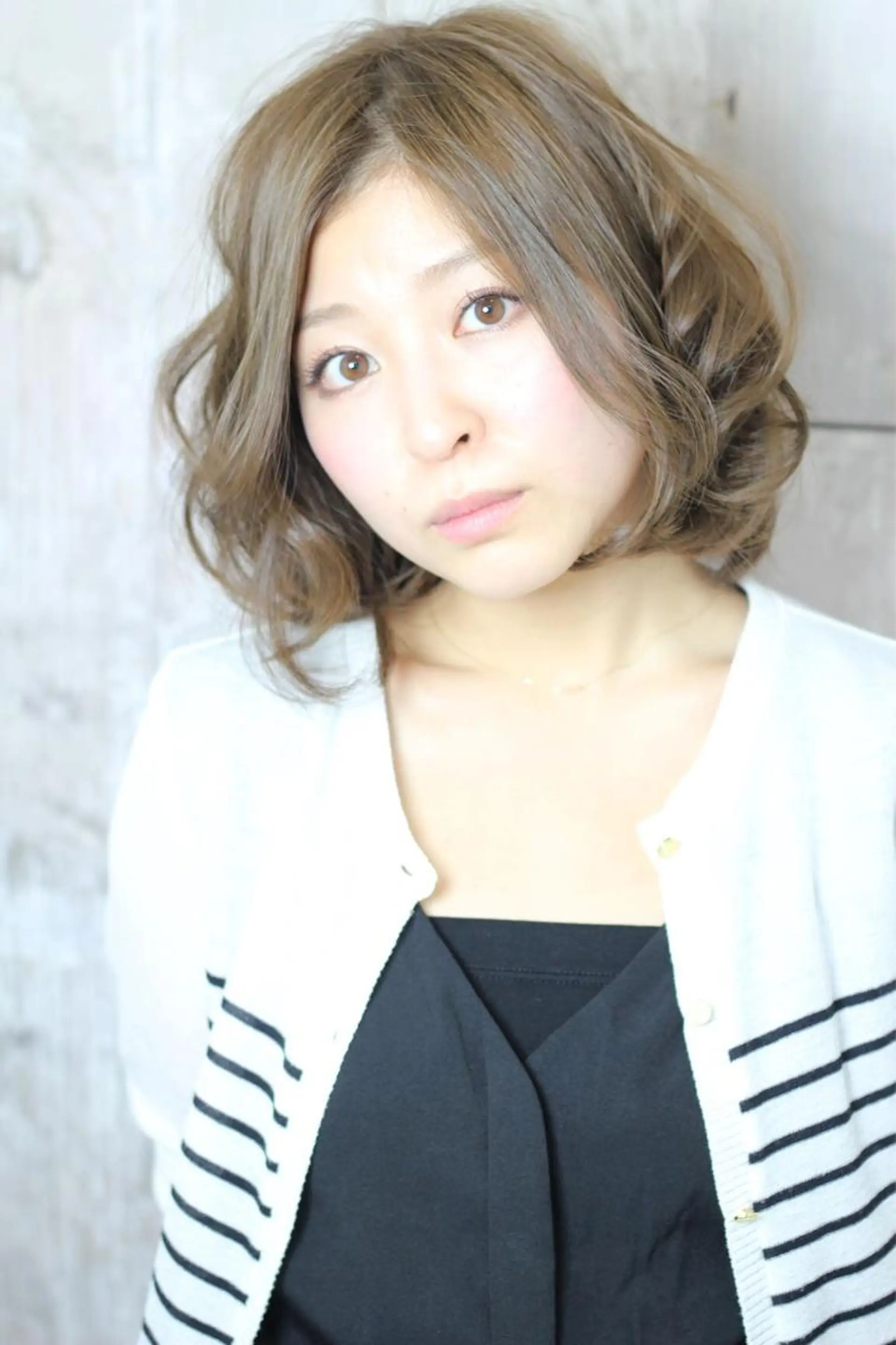 ショート カラー アッシュ トリートメント カット ヘアカラー トリートメント ブレス渡辺 康介のヘアスタイル