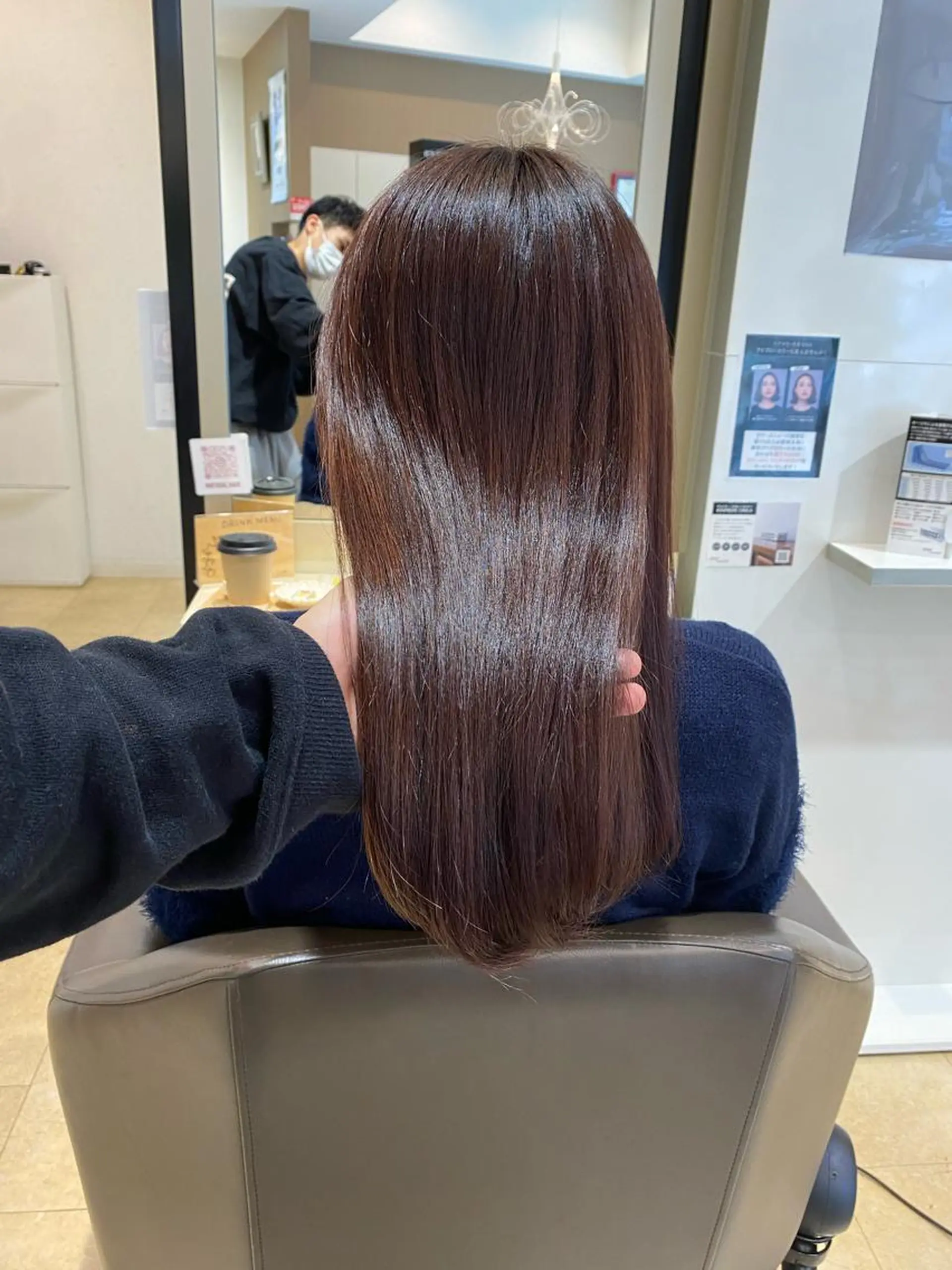 セミロング カラー トリートメント 韓国🇰🇷レイヤー カットオリーブカラーのヘアスタイル
