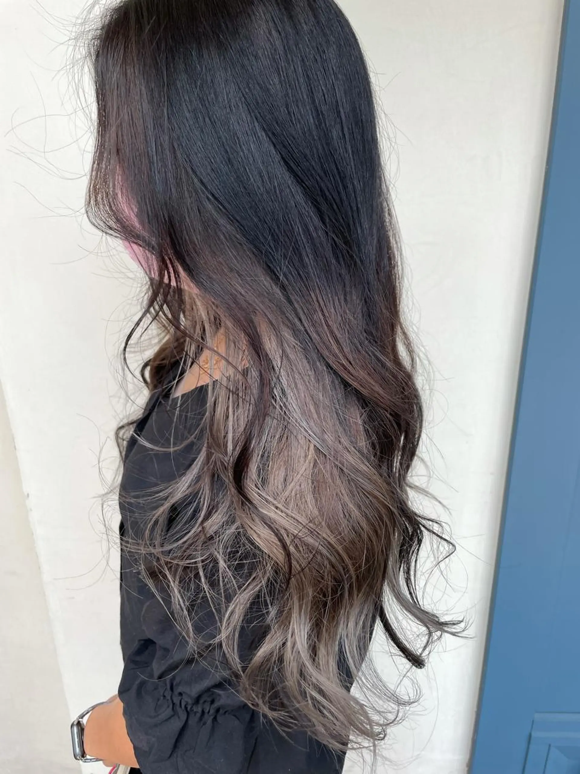 ロング ヘアカラー ブリーチ毛矯正.髪質 改善.髪にドラマをのヘアスタイル