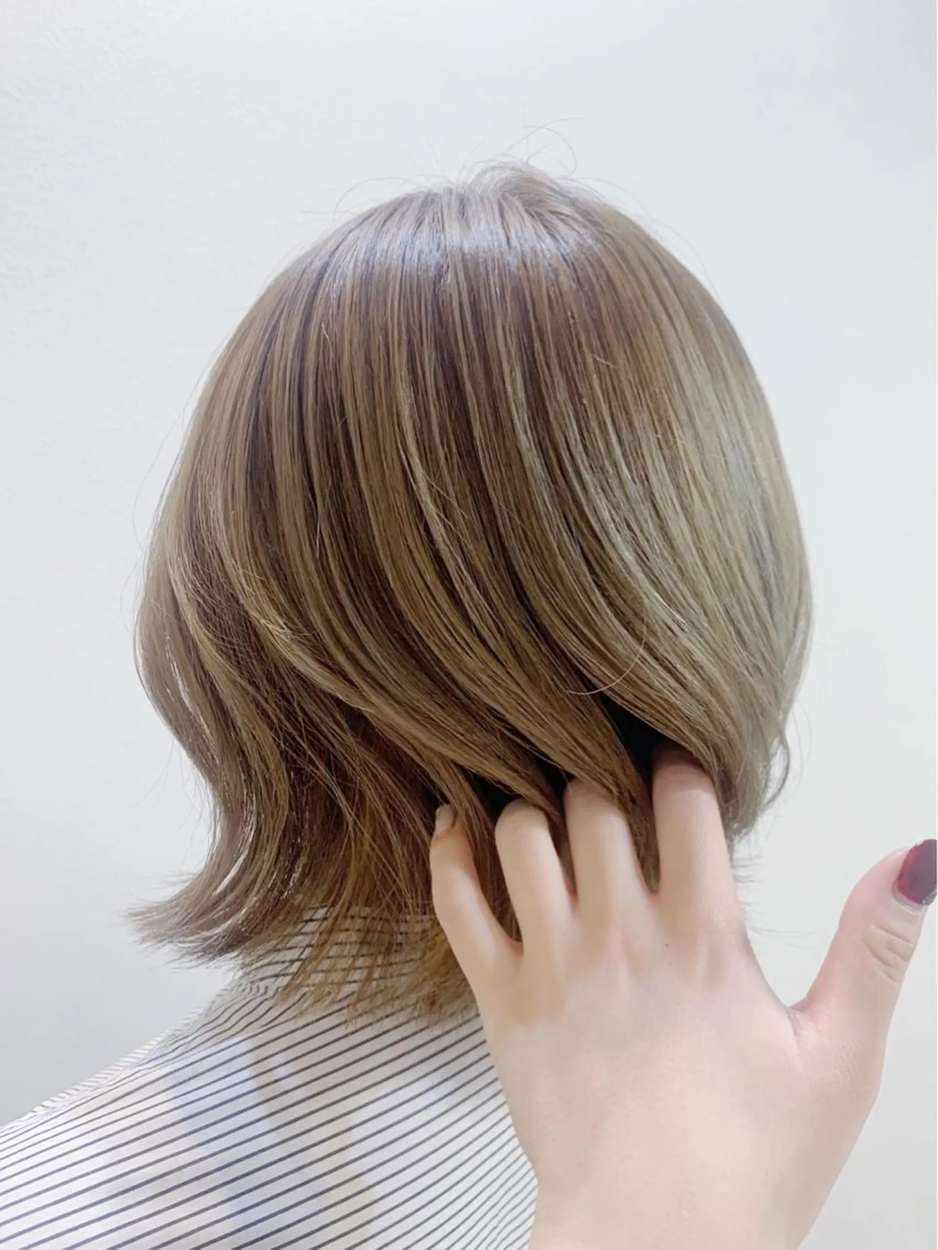 ミディアム カラー ブリーチ 透明感カラー ハイライトカラー イルミナカラー ボブ カット ヘアカラー トリートメント 酸熱トリートメント/ 髪質改善🌟玉井香奈のヘアスタイル