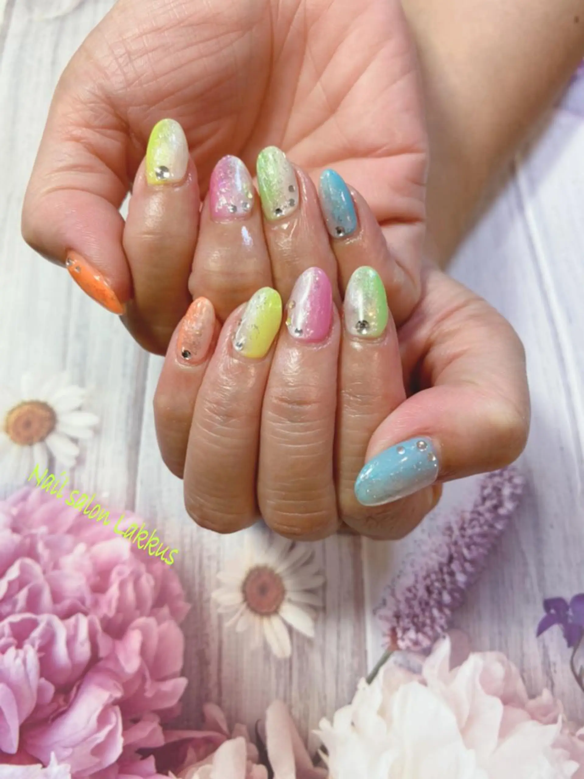 ネイル Lakkus T－CHIのネイルデザイン