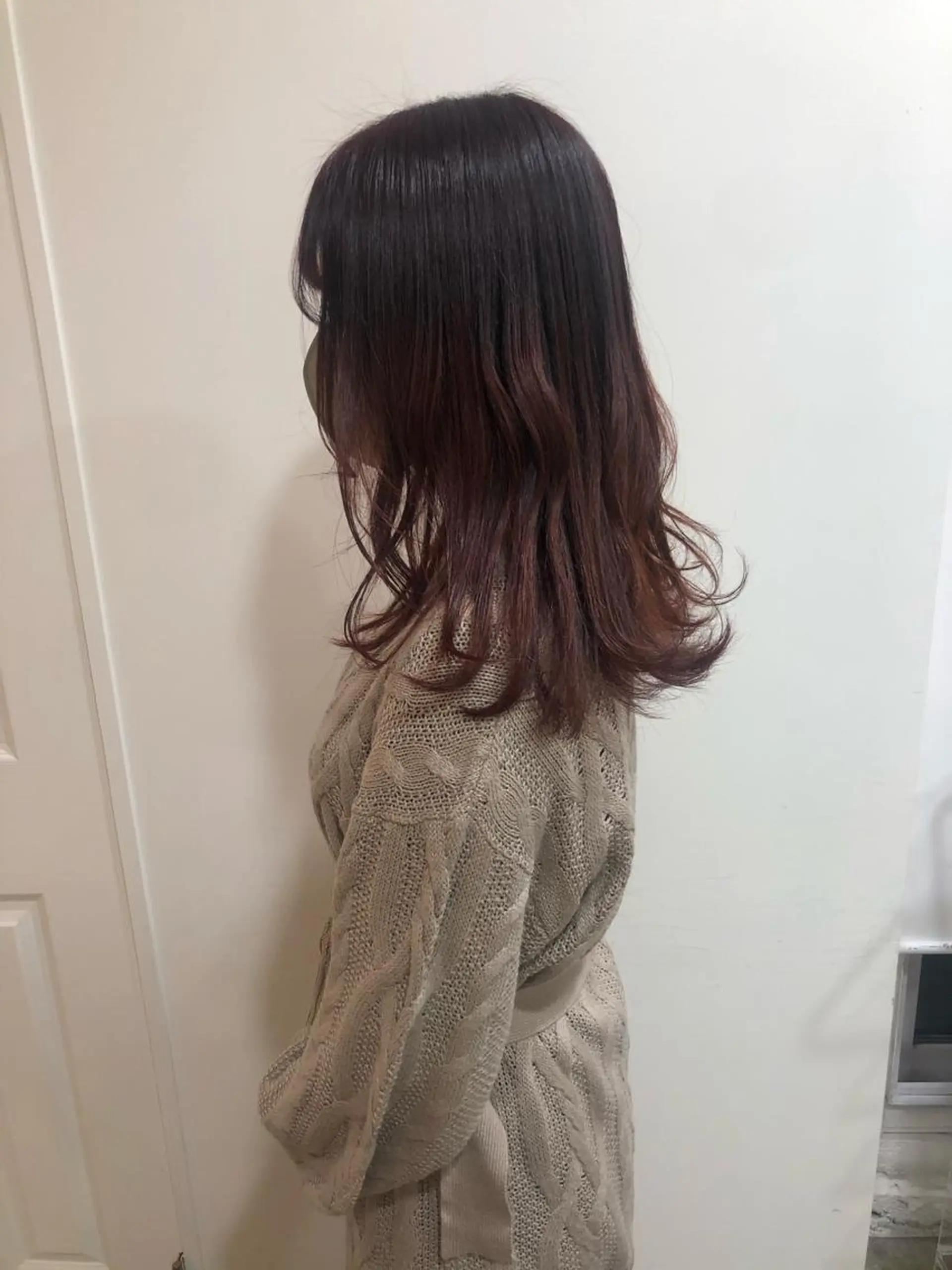 ミディアム カラー MIOベージュカラー 柔らかいカラーのヘアスタイル