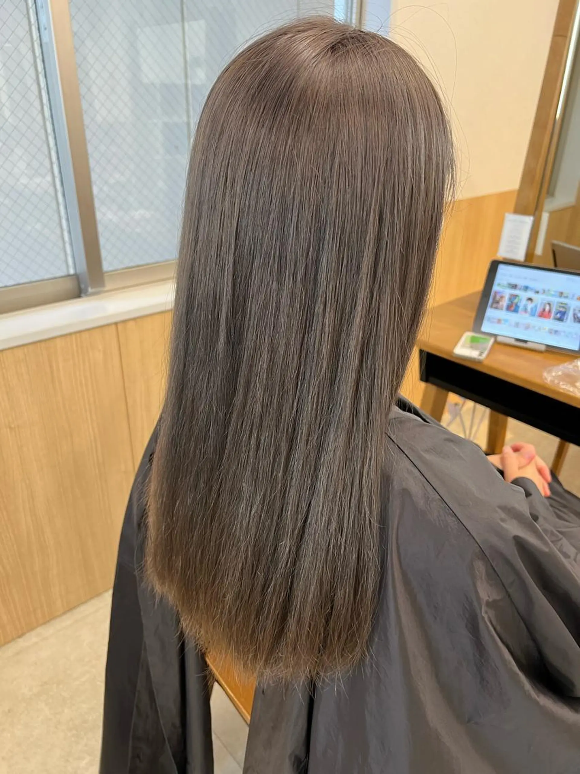 ロング カラー 透明感カラー ダブルカラー グレージュ ✨️今だけ無料✨️ 鶴田みなみのヘアスタイル