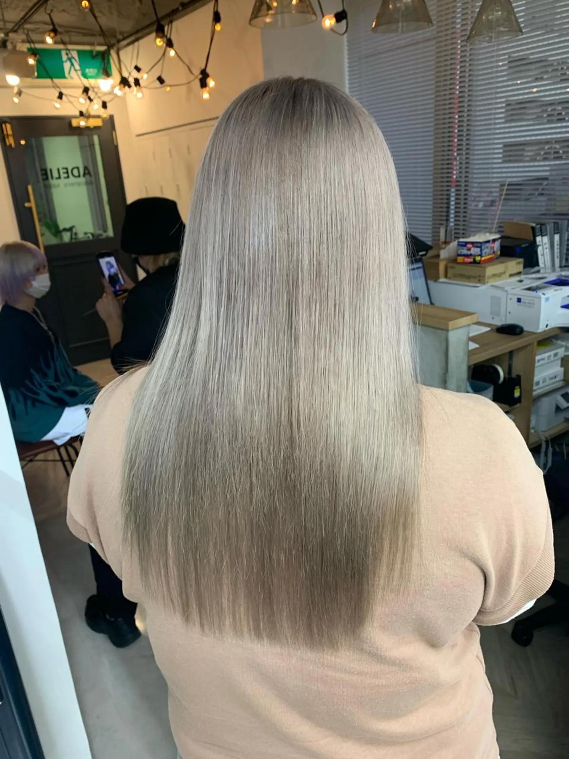 ロング カラー ベージュカラー ブリーチ ホワイトベージュ カット ヘアカラー トリートメント 🌸MAYU🌸 ハイトーン➕レイヤーのヘアスタイル