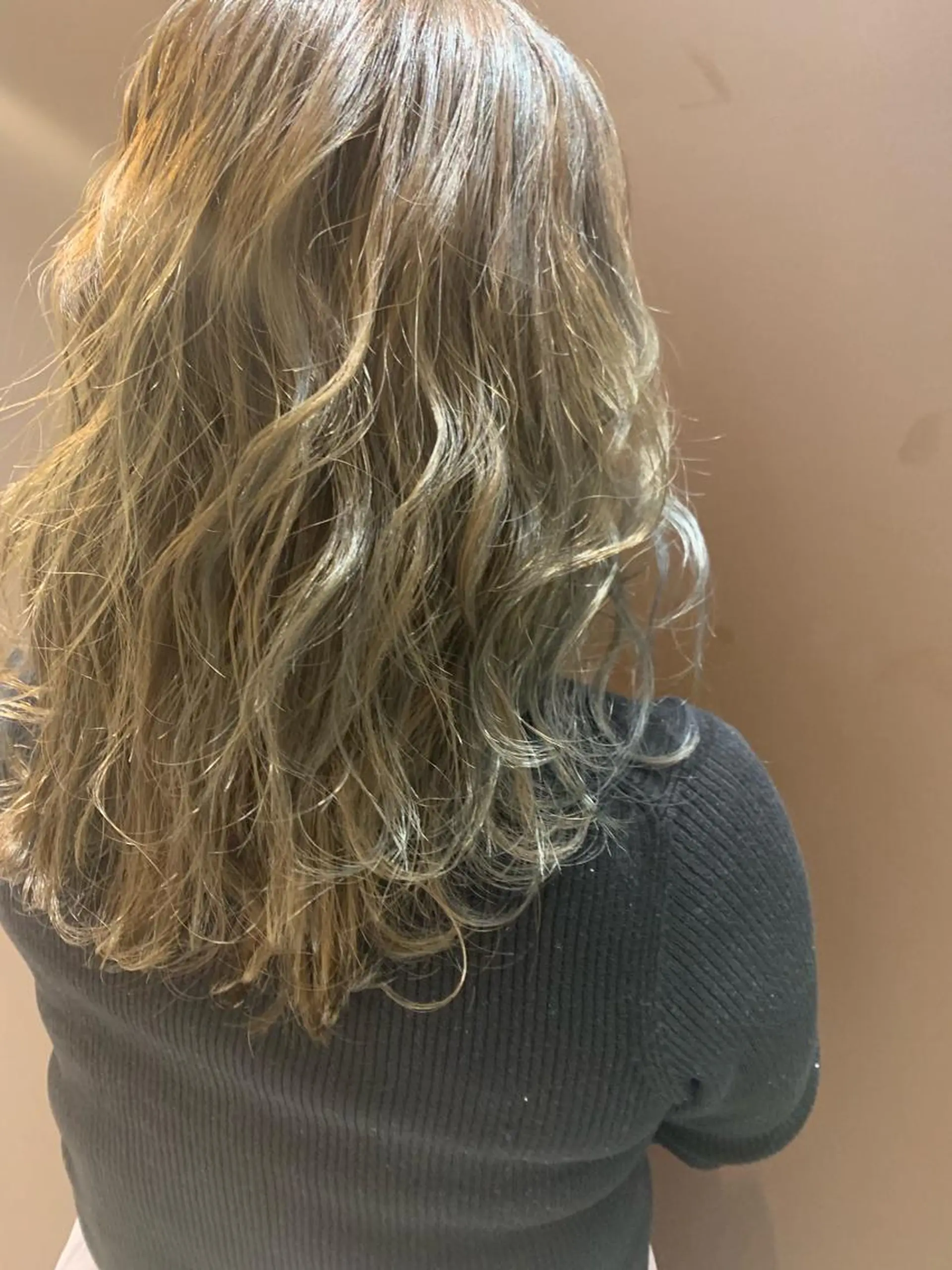 セミロング カラー ヘアアレンジ ブリーチ 透明感カラー ブリーチなしカラー きむえり/髪質改善 /うねり広がり改善のヘアスタイル