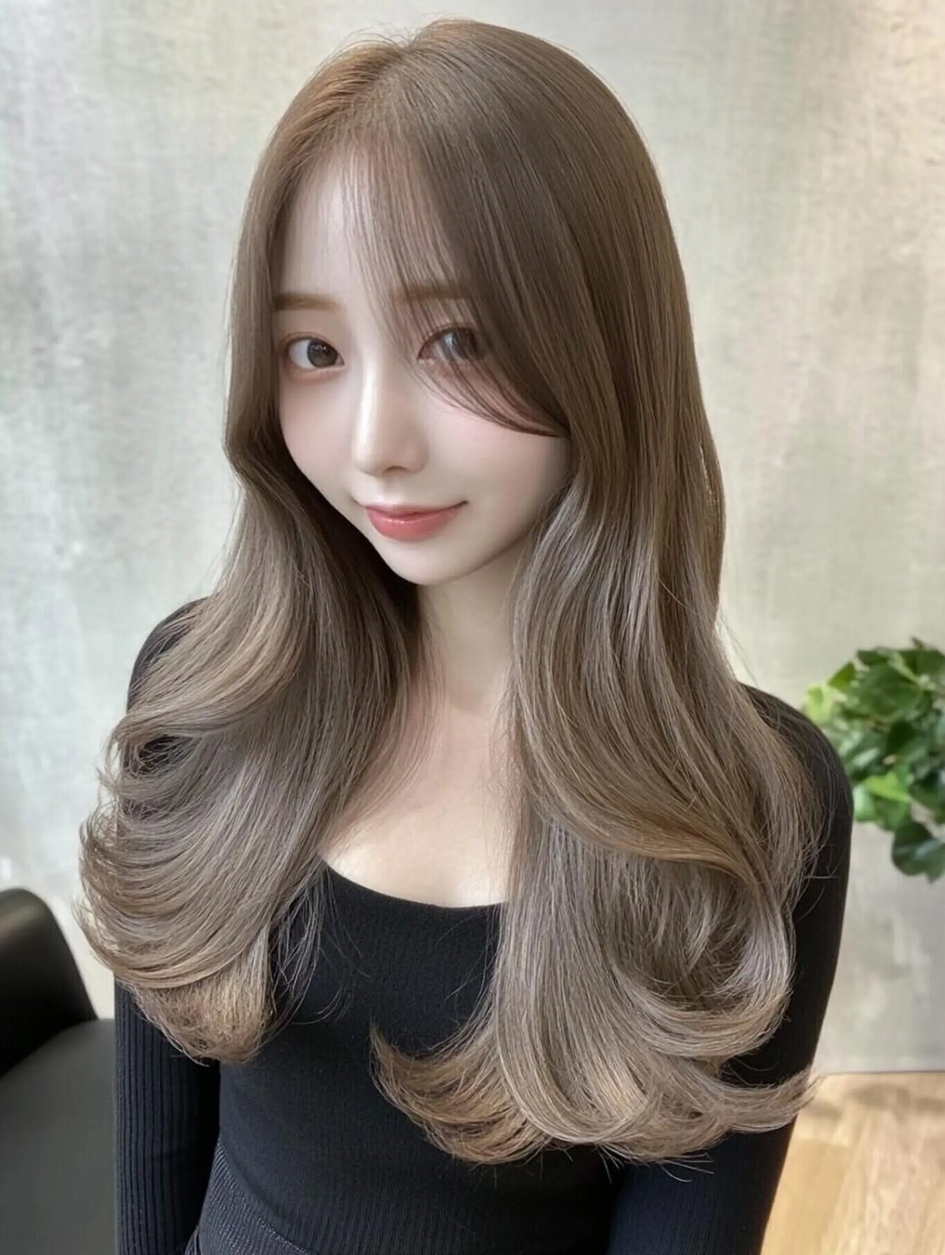 カラー セミロング カット ヘアカラー トリートメント ユイ☆ハイトーン ☆ブリーチデザインのヘアスタイル