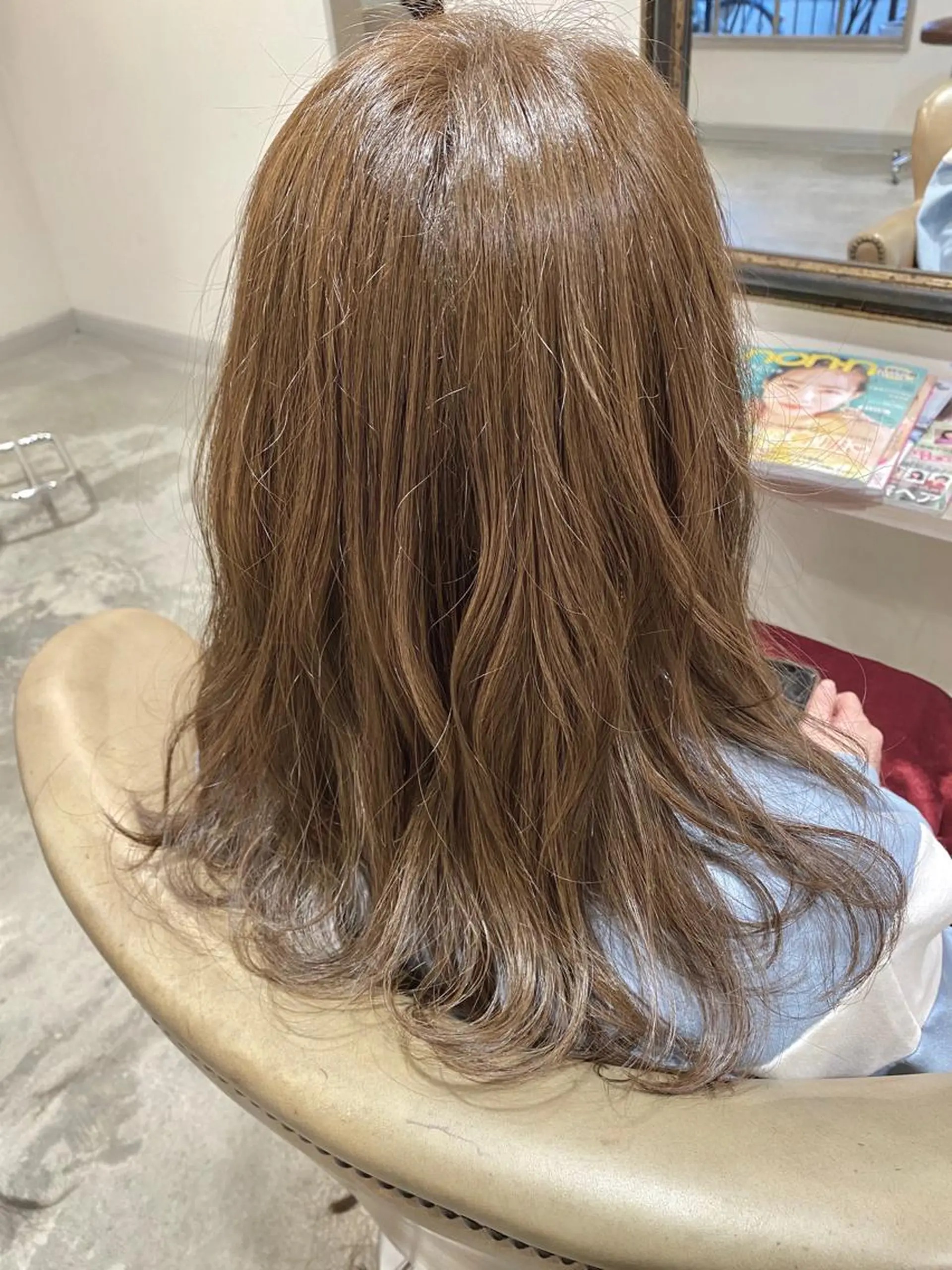 セミロング カラー ベージュカラー ブリーチ 透明感カラー イルミナカラー ミルクティーベージュ 美髪・髪質改善 有田怜平のヘアスタイル