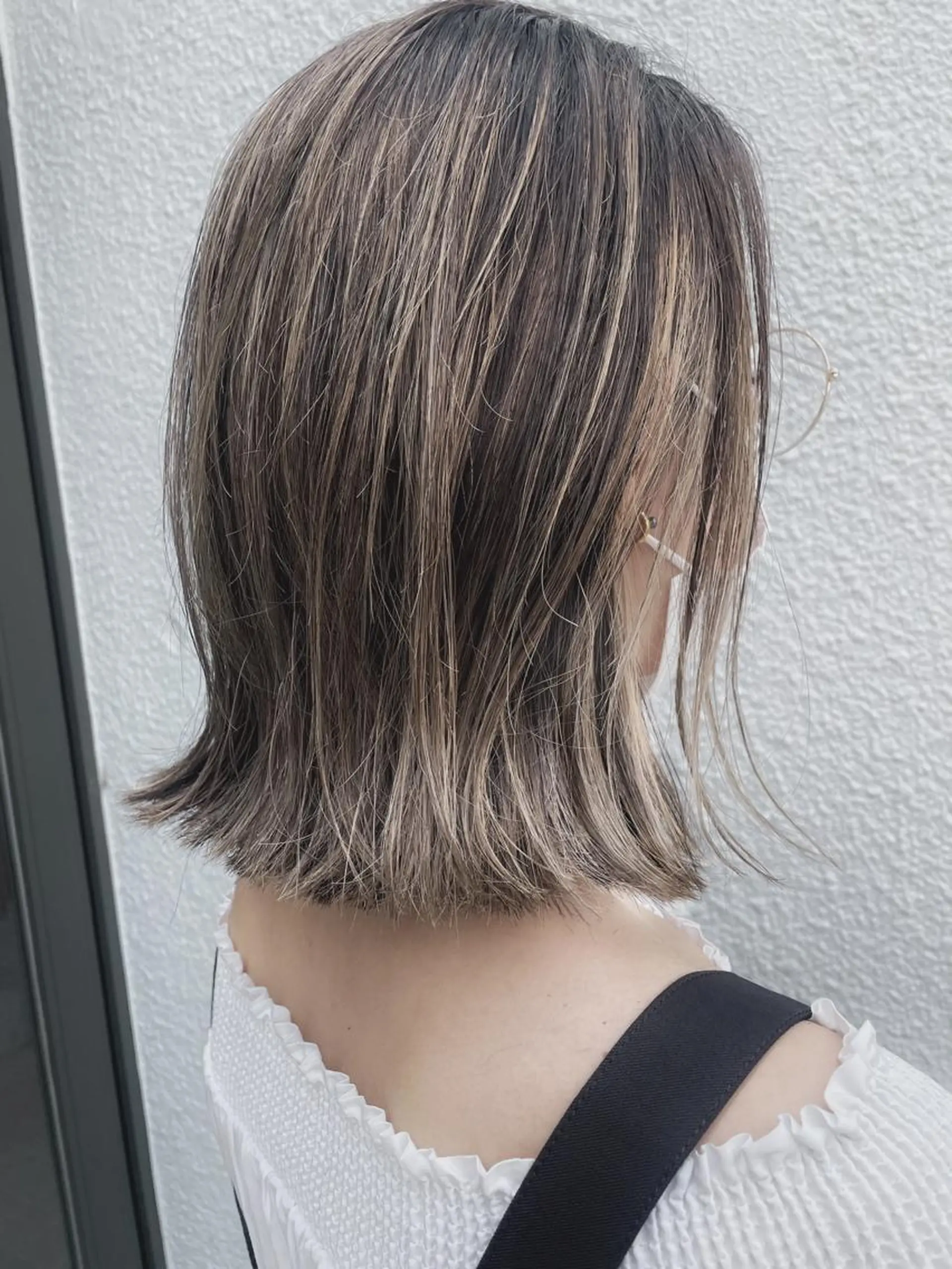 ミディアム 切りっぱなしボブ ボブ 外ハネヘア カット ヘアカラー 野間 祐哉のヘアスタイル