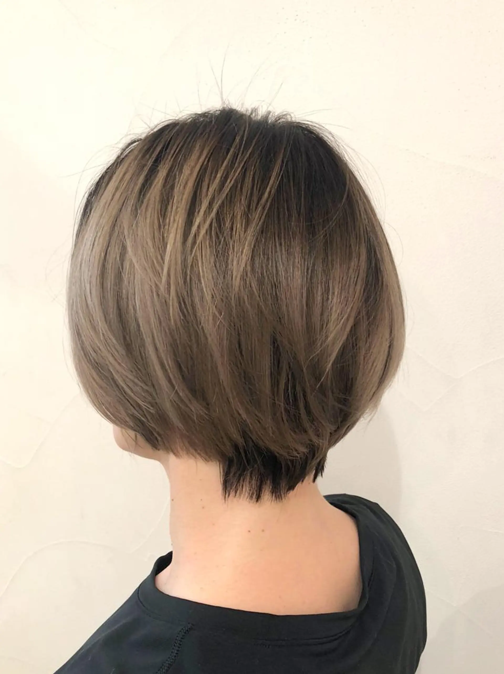 カラー 下池 紗加のヘアスタイル