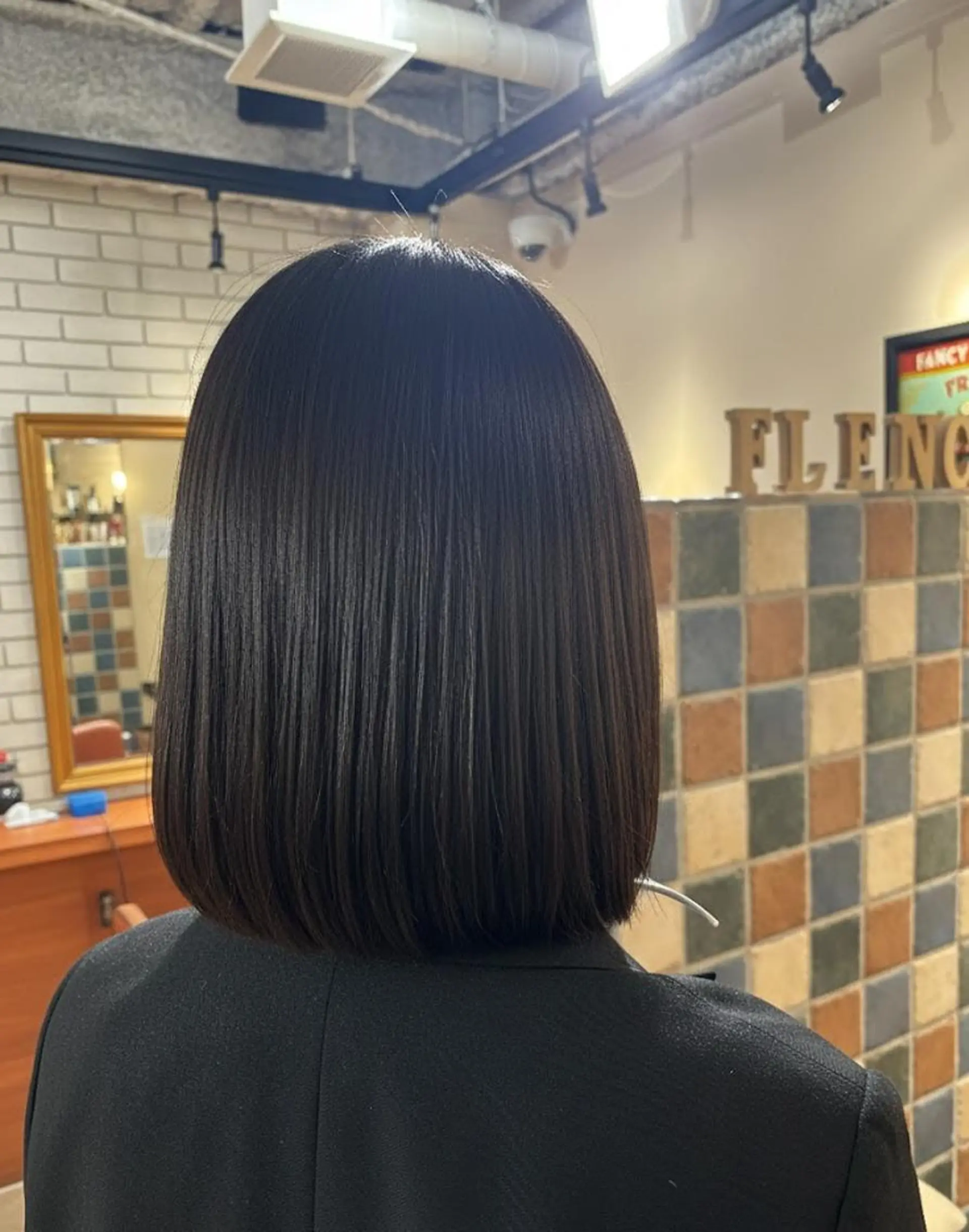 ミディアム ボブ 小顔カット カット ヘアカラー トリートメント flencia 丸 和博｜カットのヘアスタイル