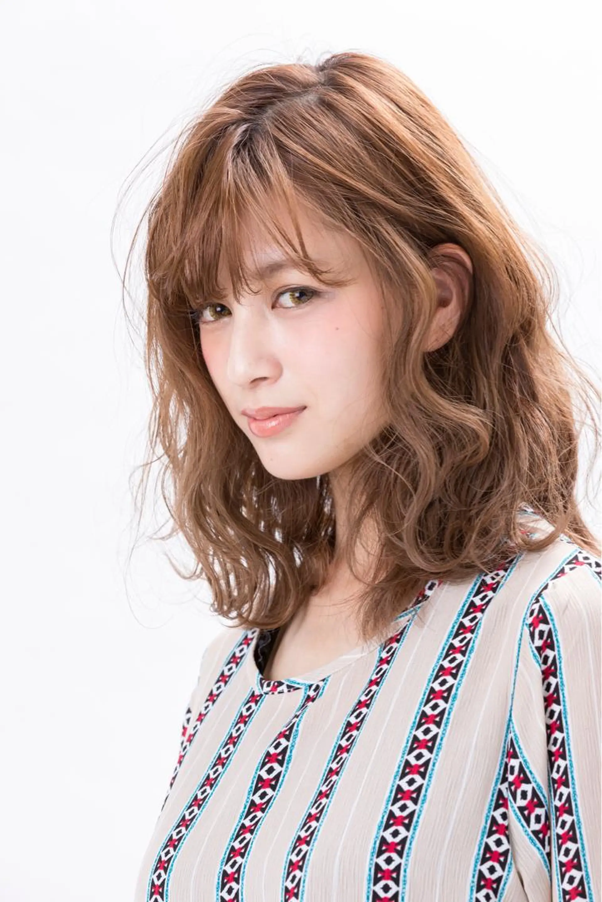 セミロング ヘアアレンジ ブリーチ/ハイトーン SERINAのヘアスタイル