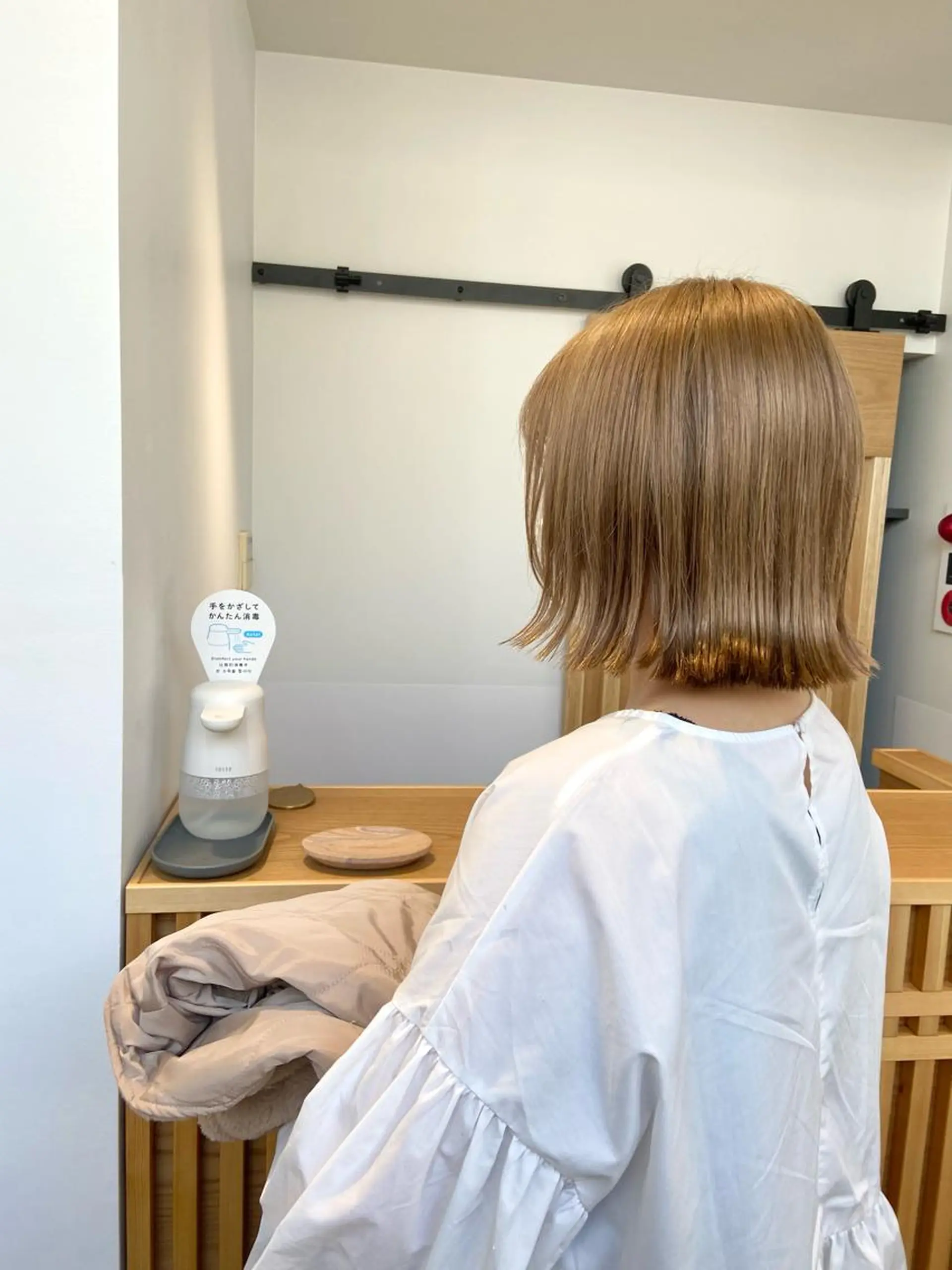 ミディアム カラー ショート/ウルフ ハイトーン/カイセイのヘアスタイル