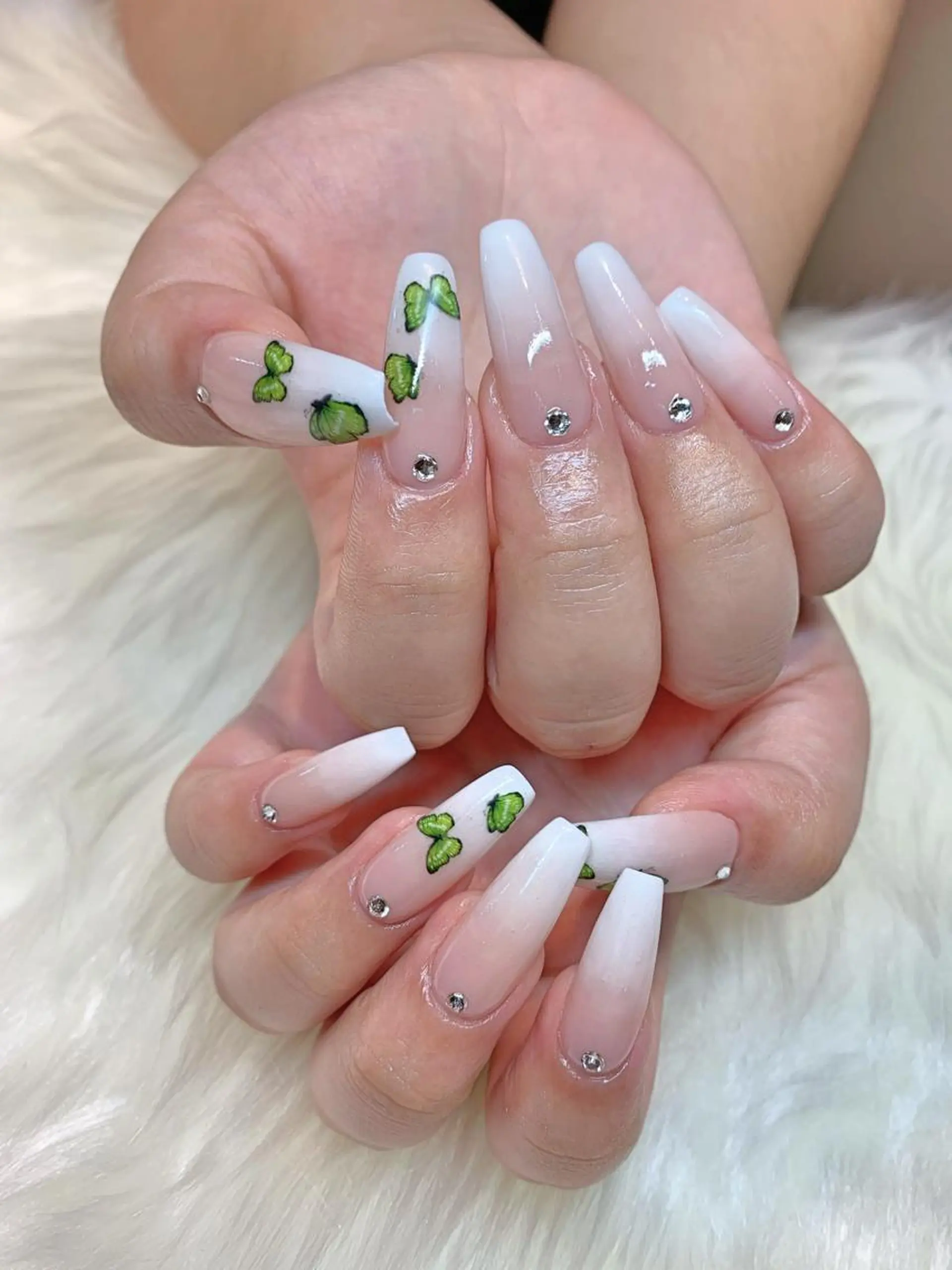 ネイル ハンドネイル glow_ nailのネイルデザイン