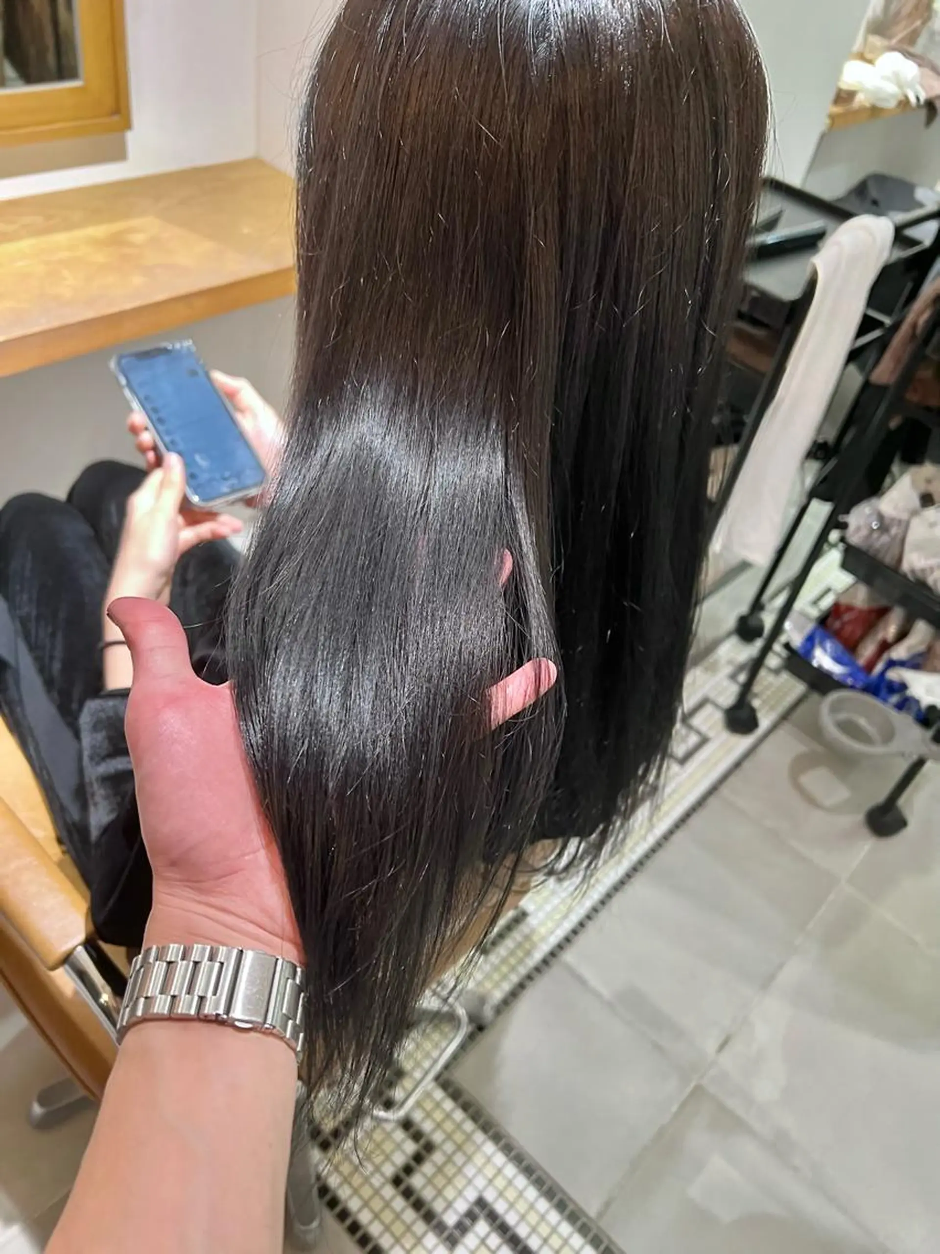 ロング 似合わせレイヤー ＆透明感カラーのヘアスタイル