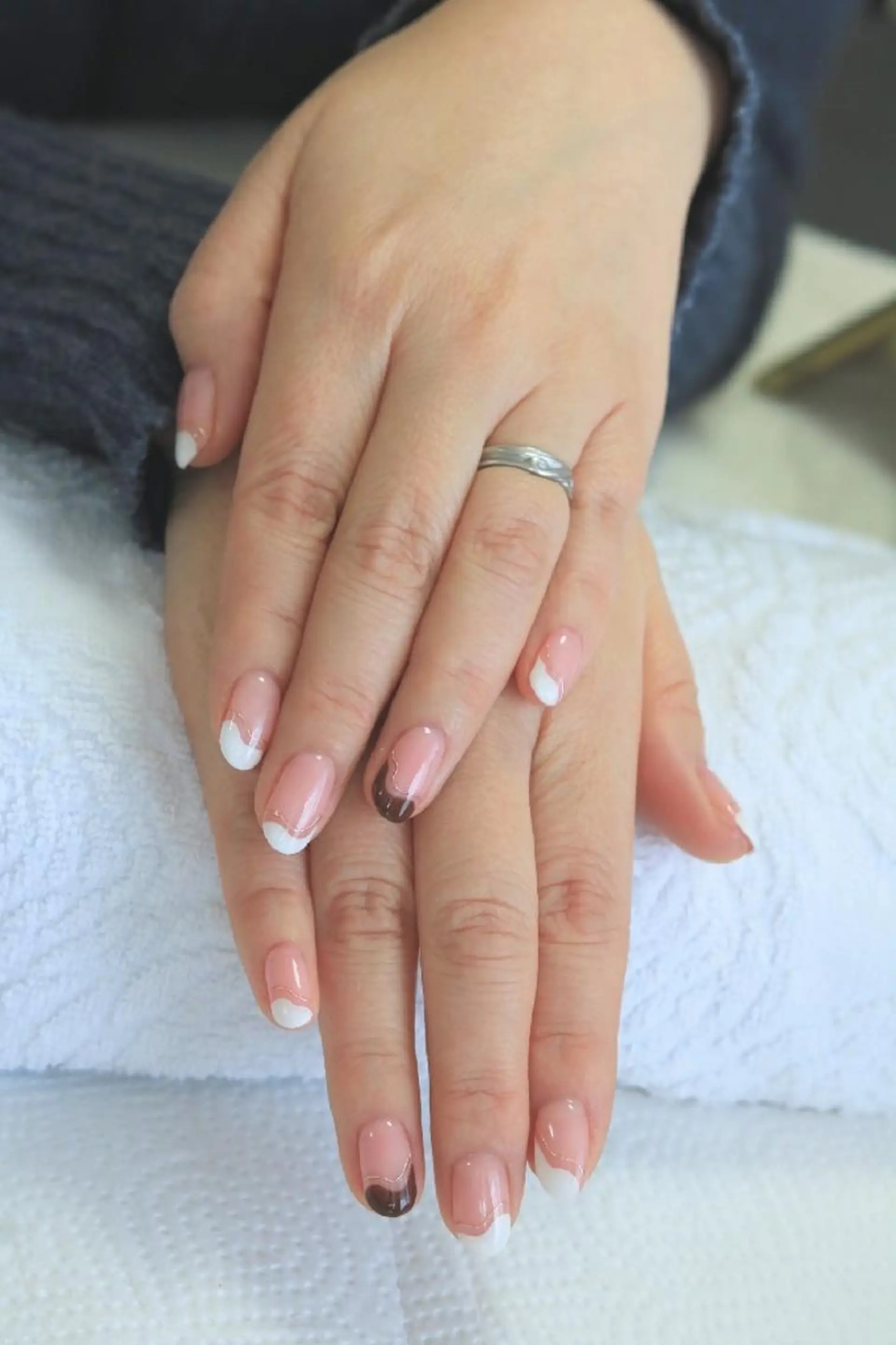 ネイル フレンチネイル ミラーネイル バレンタイン Nail Atelier B.のネイルデザイン
