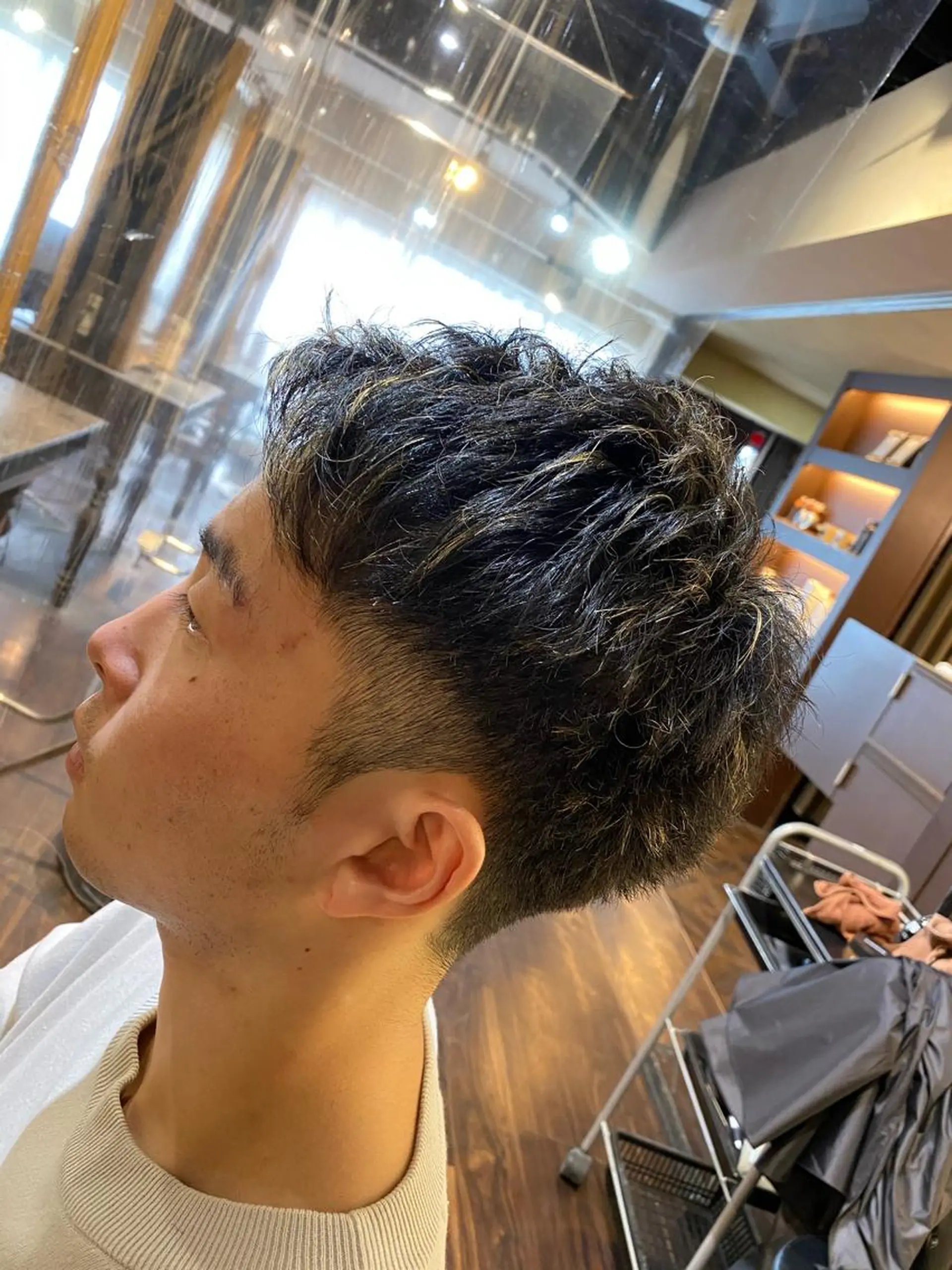 カラー メンズ メンズブリーチ メンズメッシュ ブリーチ メッシュ カット ヘアカラー 大阪メンズヘアのプロ 高橋 直希のヘアスタイル