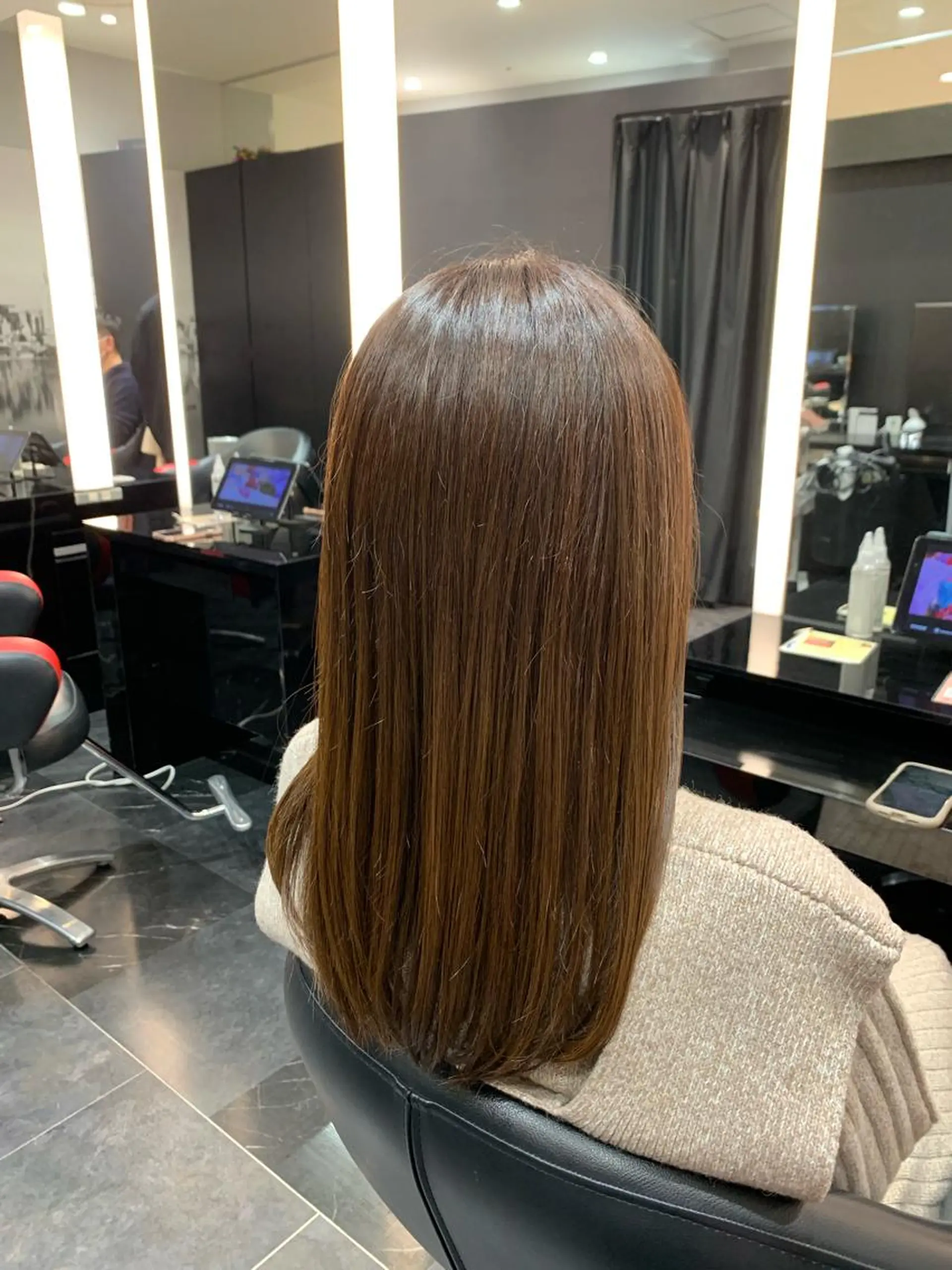 セミロング カラー イルミナカラー 艶髪/白髪ぼかし ヘッドスパ/大野結菜のヘアスタイル