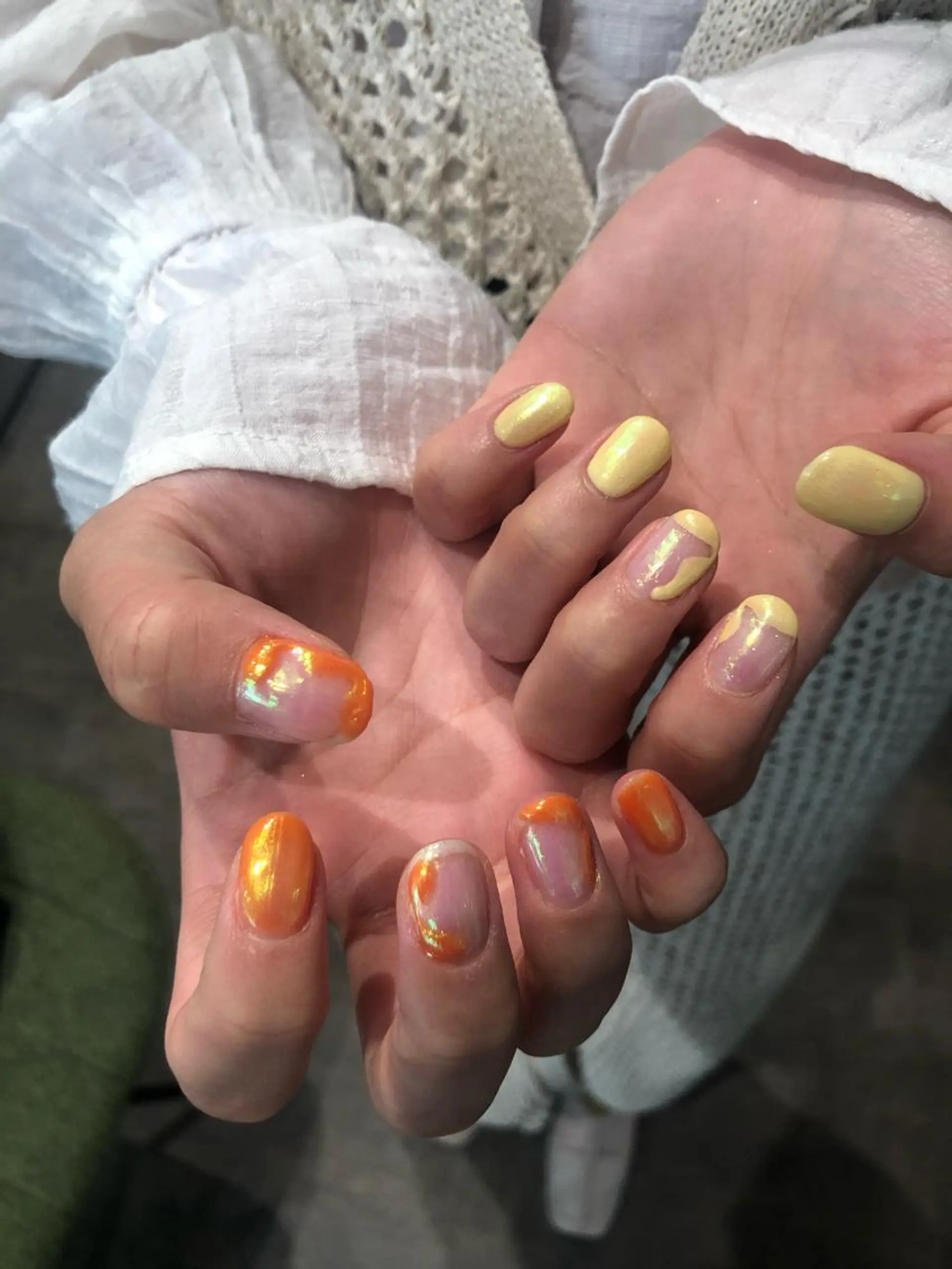 ネイル オーロラネイル オレンジ 黄色 ハンドネイル ナチュラル透明感🌱 小山美樹子のヘアスタイル