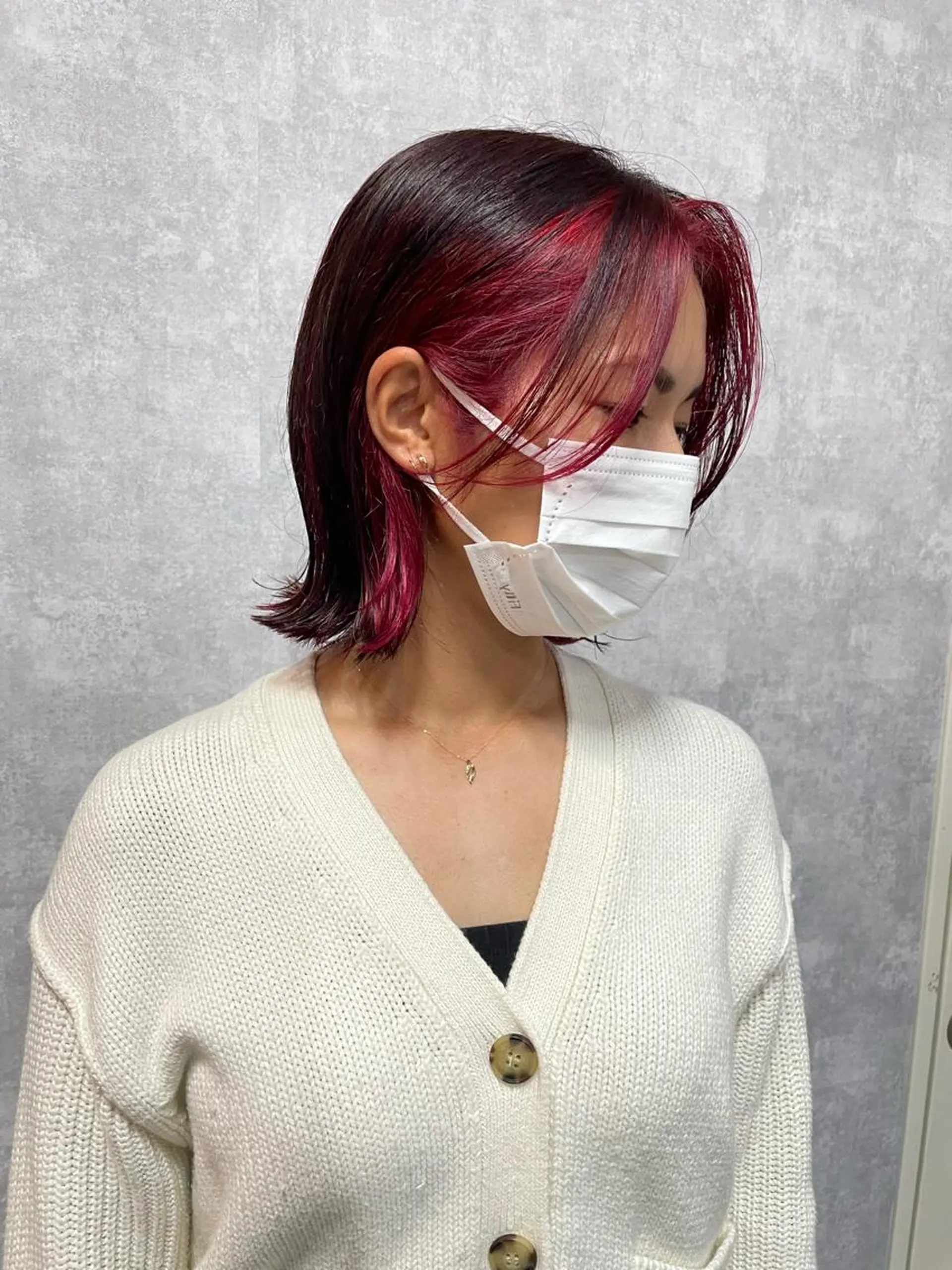 ショート 切りっぱなしボブ ショートボブ ハンサムショート 丸みショート アッシュ カット ヘアカラー トリートメント モテ髪/ボブ/ショー ト/アダチフウトのヘアスタイル