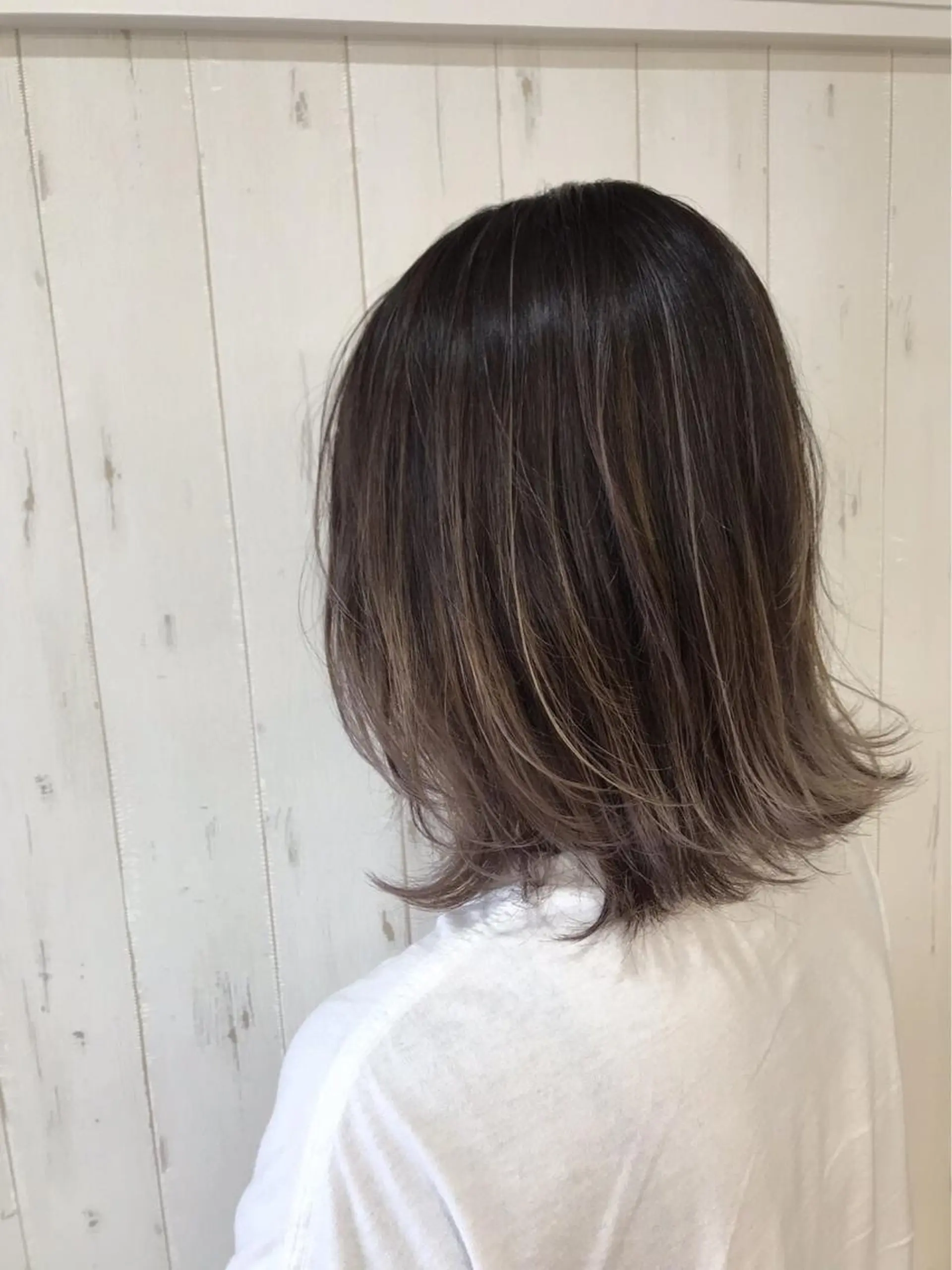 ミディアム パーマ ヘアアレンジ キッズ ネイル マツエク・マツパ カット ヘアカラー トリートメント ヘアセット M字・前髪割れ 改善メンズ特化/栢沼のヘアスタイル