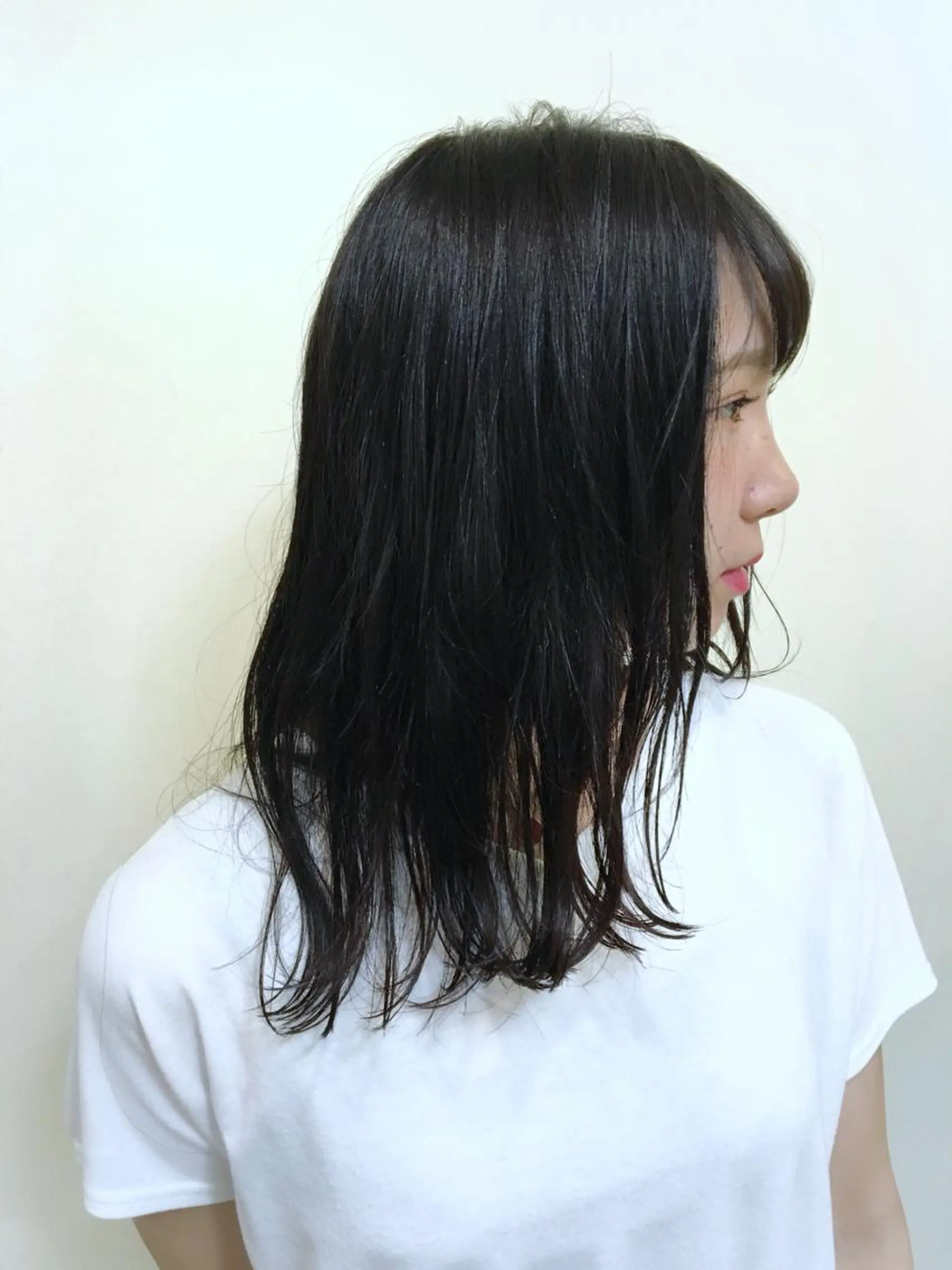セミロング ケアブリーチ 坪井佑樹のヘアスタイル