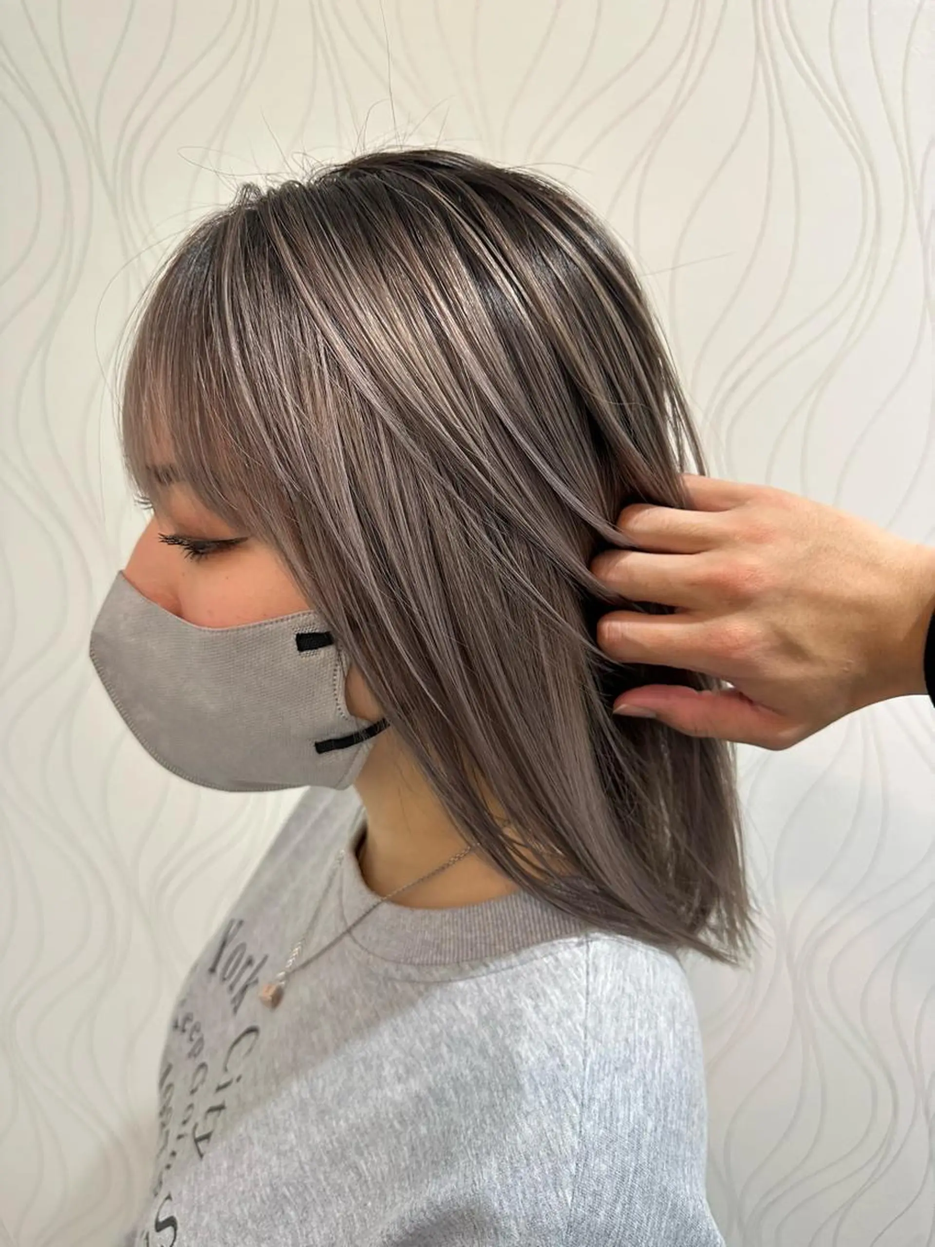 ミディアム カラー ハイライトカラー ハイライト Merlyosaka 早川未来のヘアスタイル