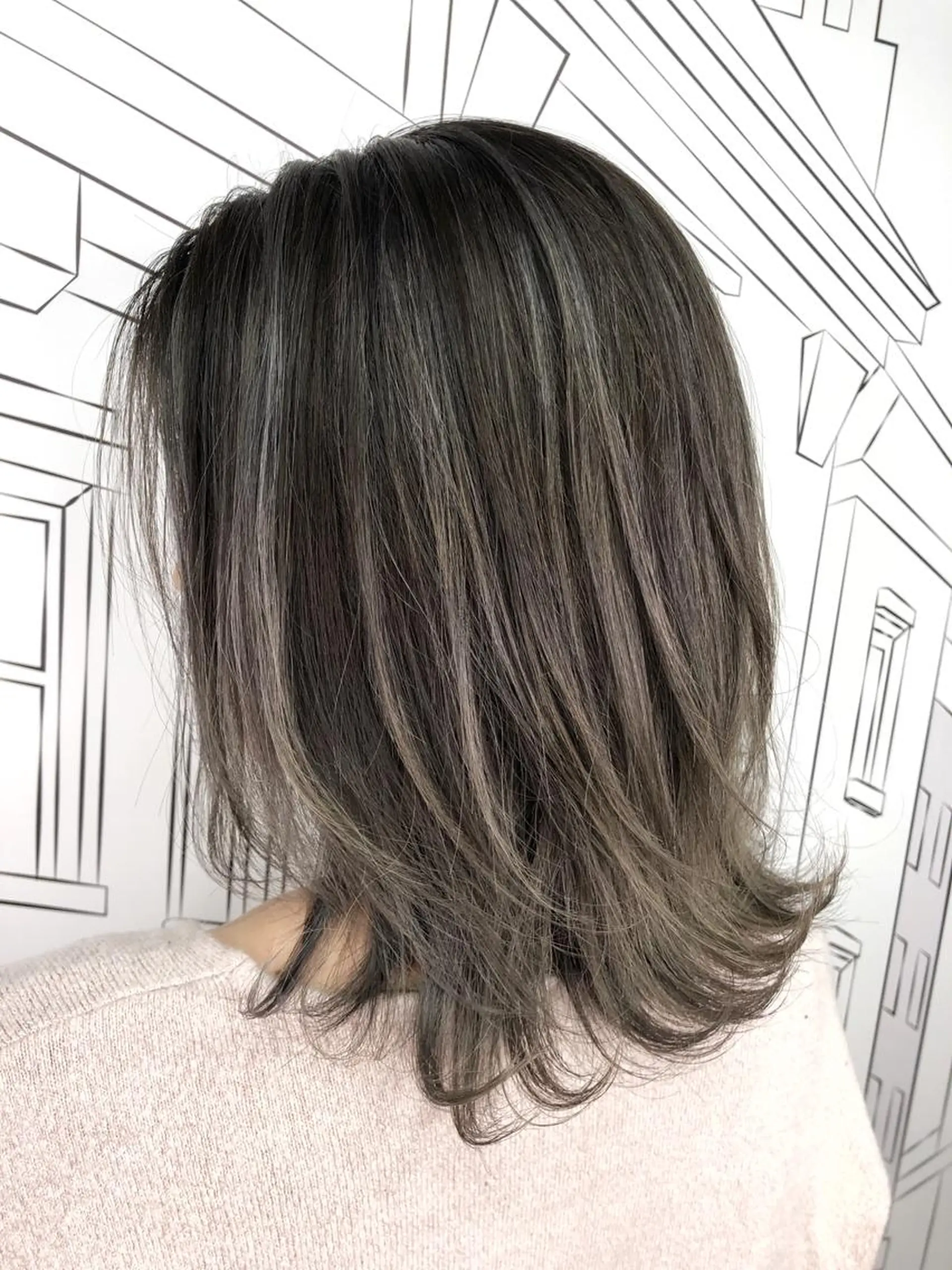 ミディアム カラー アッシュ アッシュグレー グラデーションカラー ハイライトカラー ハイライト レイヤー⭐️カラー ⭐️平川雅史のヘアスタイル