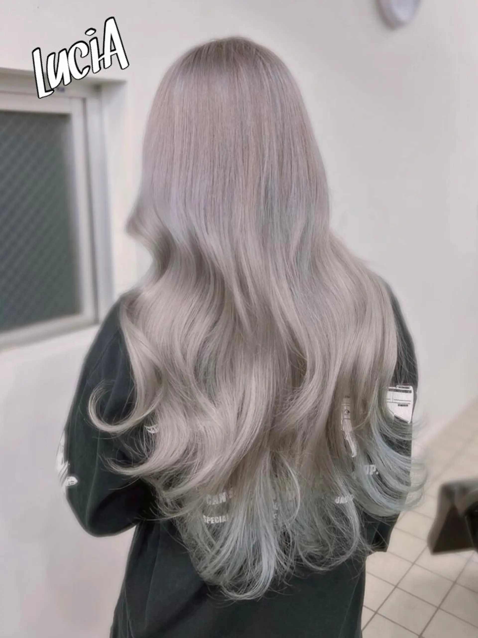 ロング カラー パーマ ヘアアレンジ MISAKIエクステ ブリーチ\5900のヘアスタイル