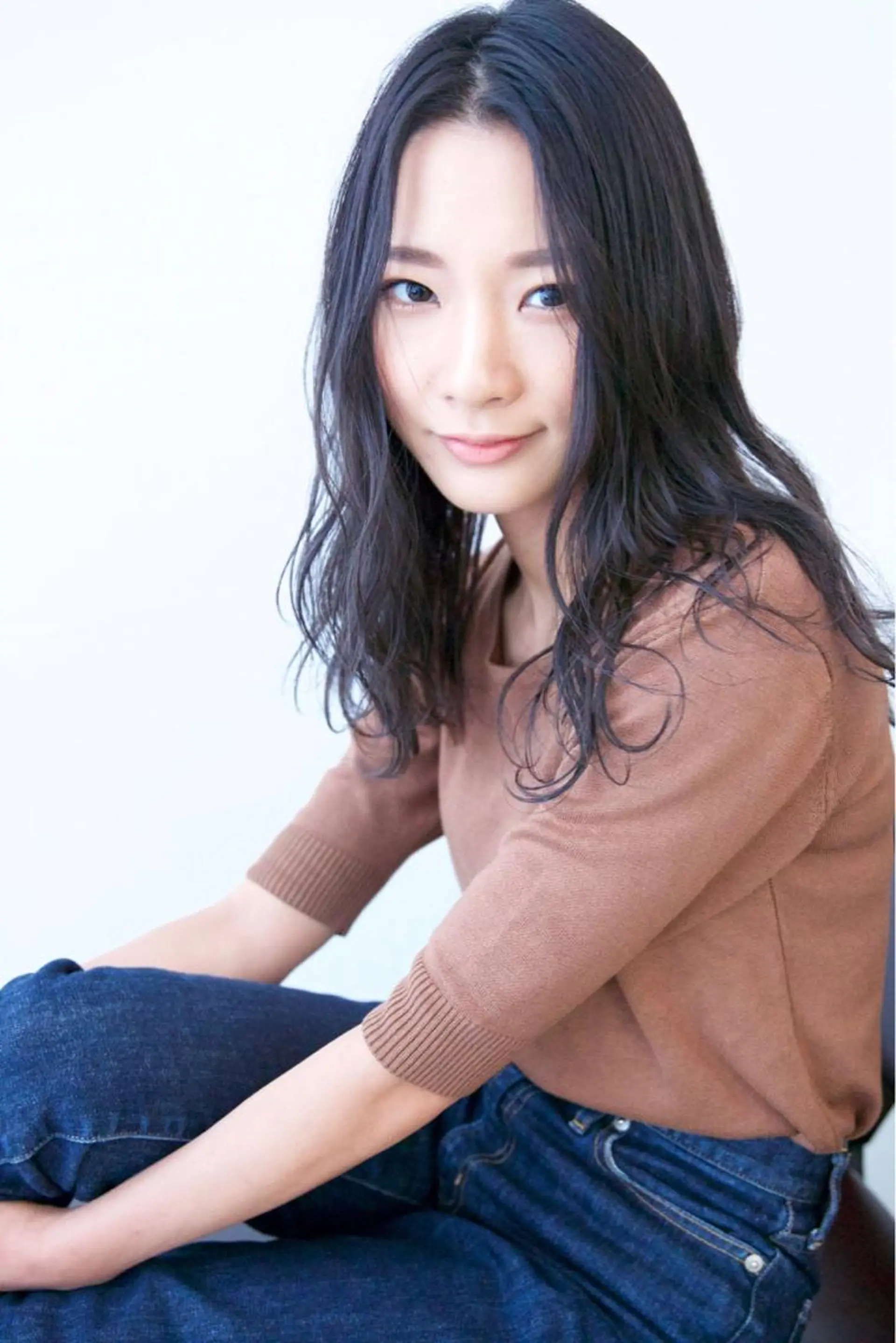 セミロング カラー ブルーカラー ブルージュ fio マナミのヘアスタイル