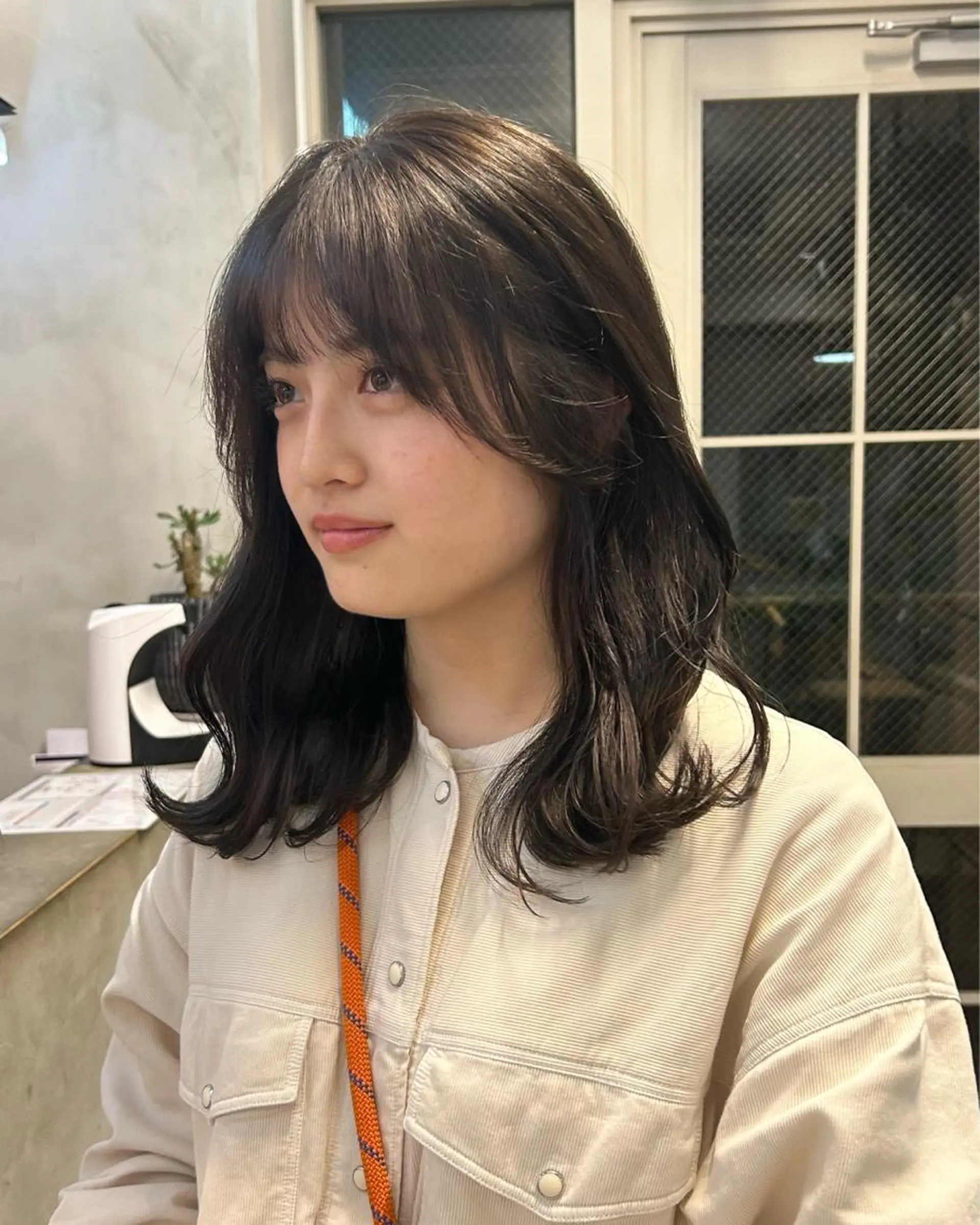 セミロング カラー ブリーチ 透明感カラー グレージュ ブリーチなしカラー ヘアカラー じゅわっと暖色カラー 🍊Moemiのヘアスタイル