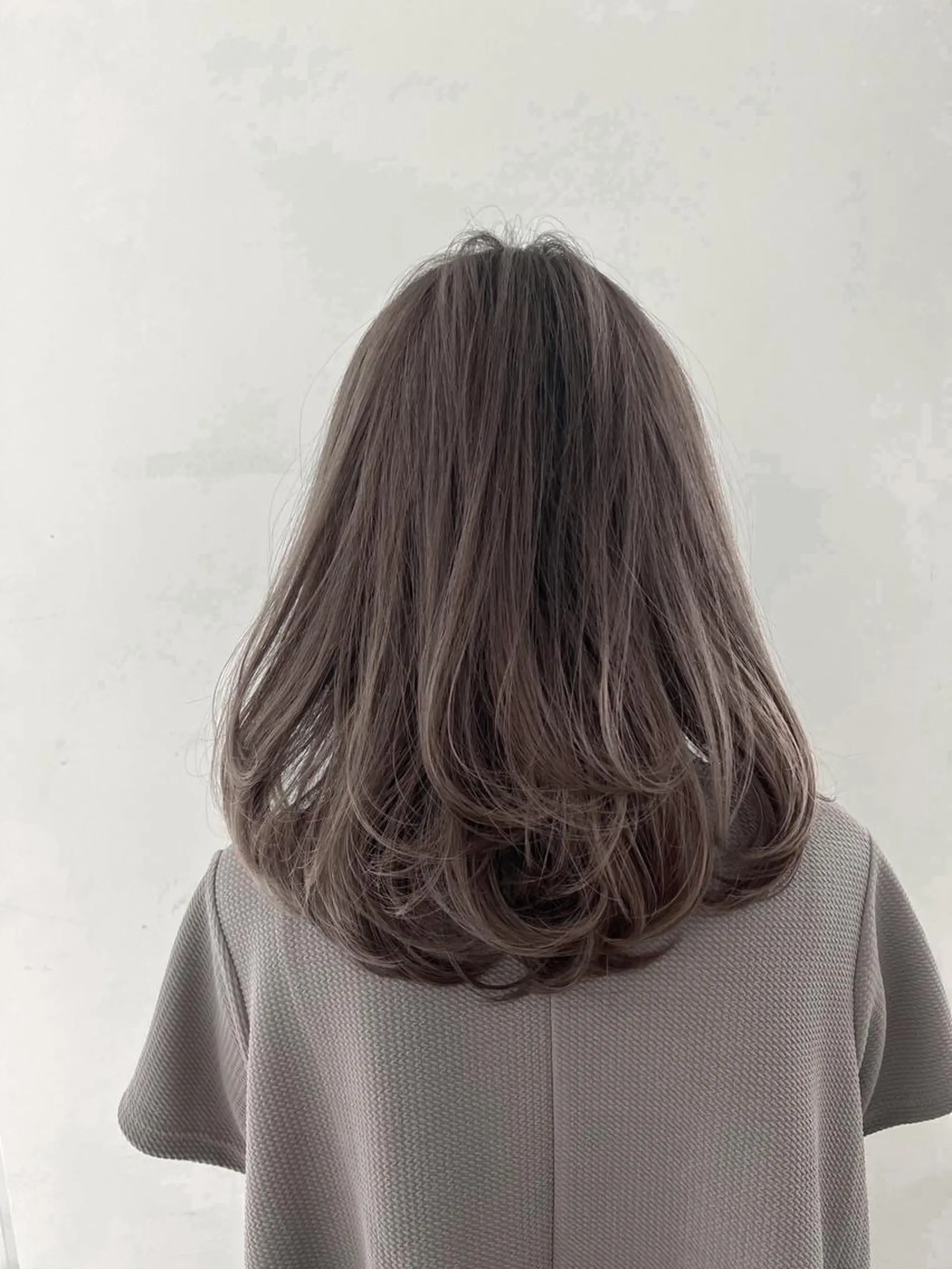 セミロング カラー ブリーチ ケアブリーチ ダブルカラー イヤリングカラー ハイライトカラー newi ナカノのヘアスタイル