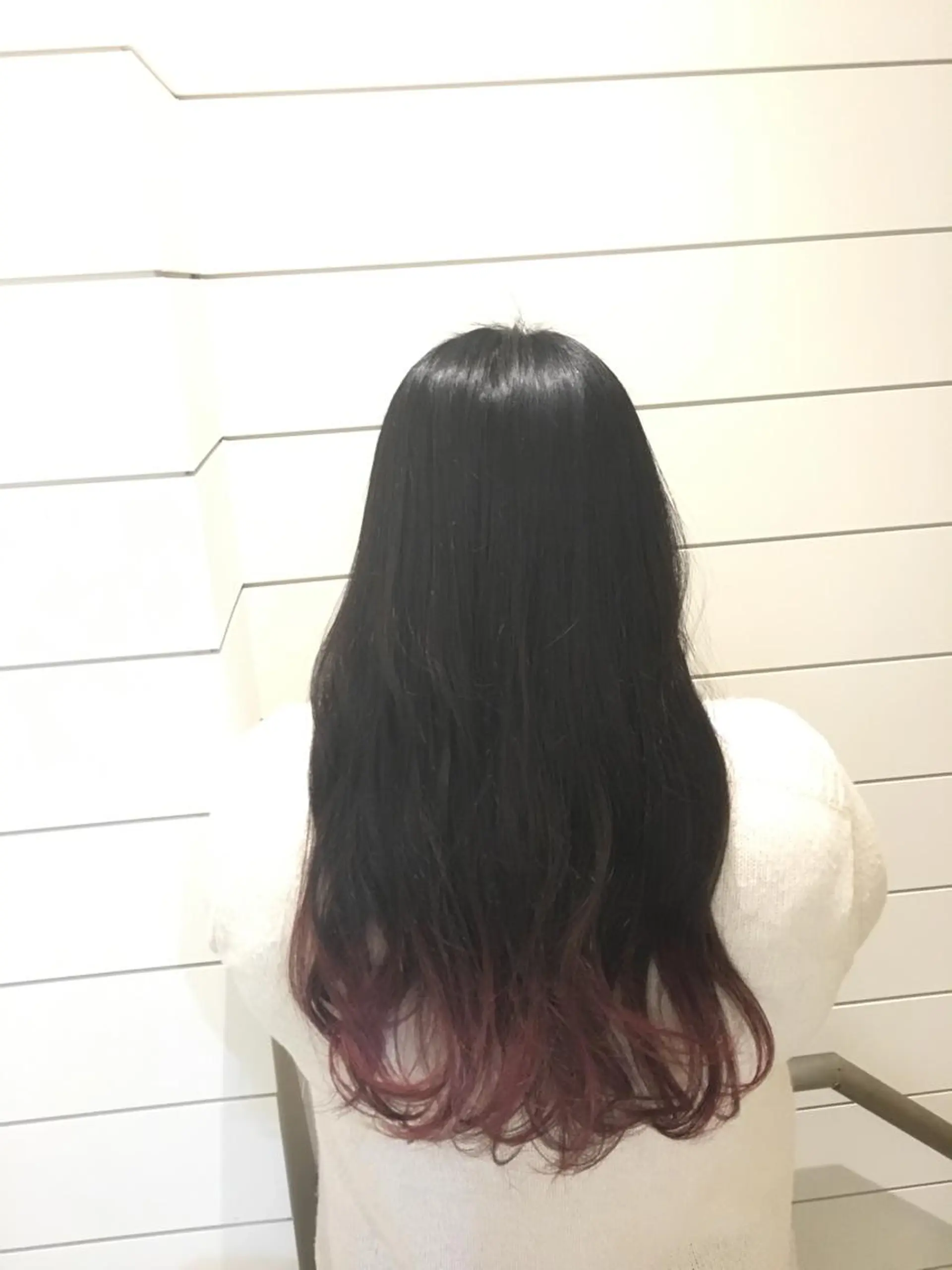 カラー デザインカラー 鍵山 千秋のヘアスタイル