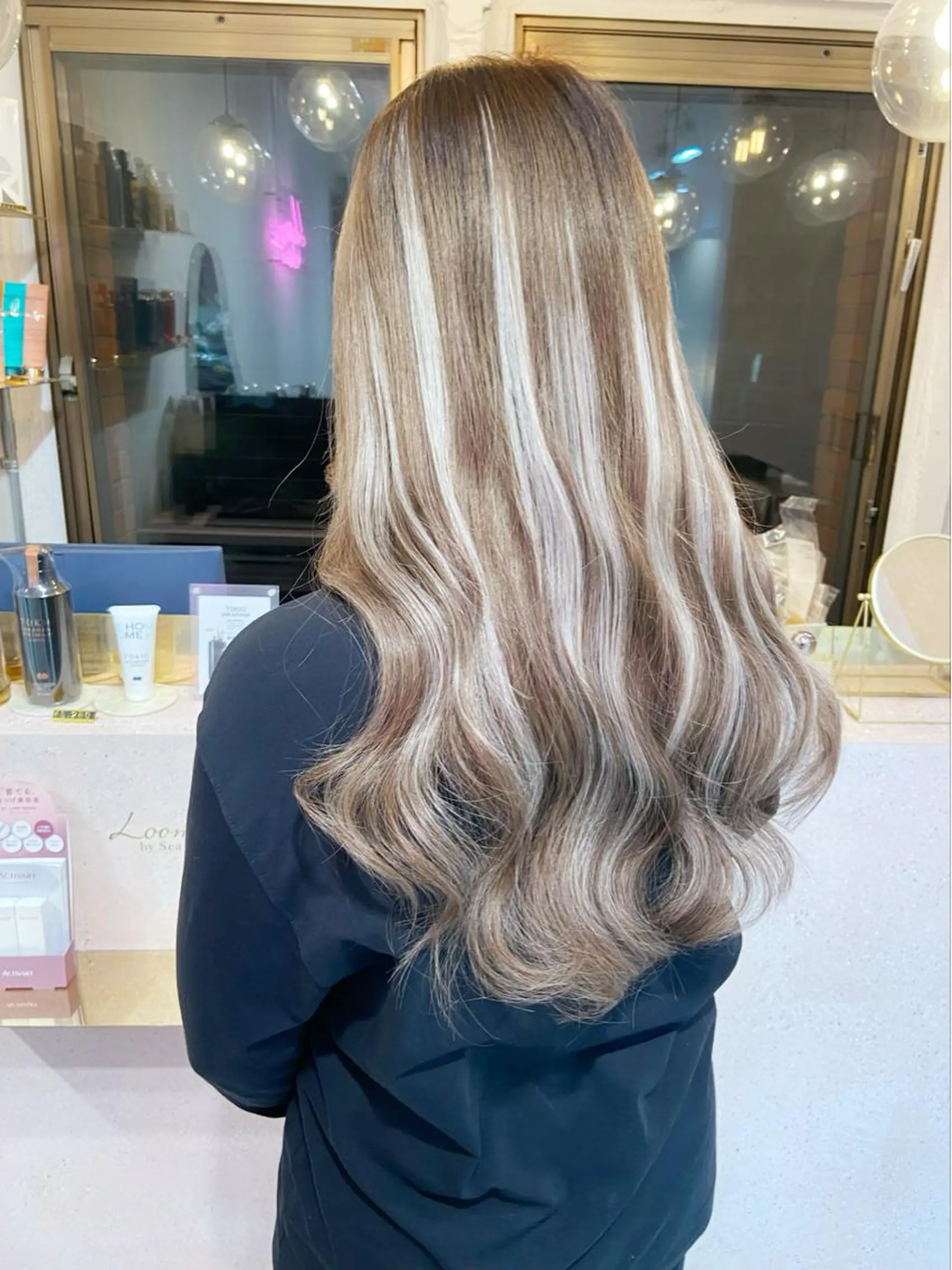 ロング カラー シールエクステ バレイヤージュ ブリーチ イヤリングカラー ハイライトカラー ヘアカラー トリートメント エクステ 新宿/韓国ヘア 中明度カラー/かやのヘアスタイル