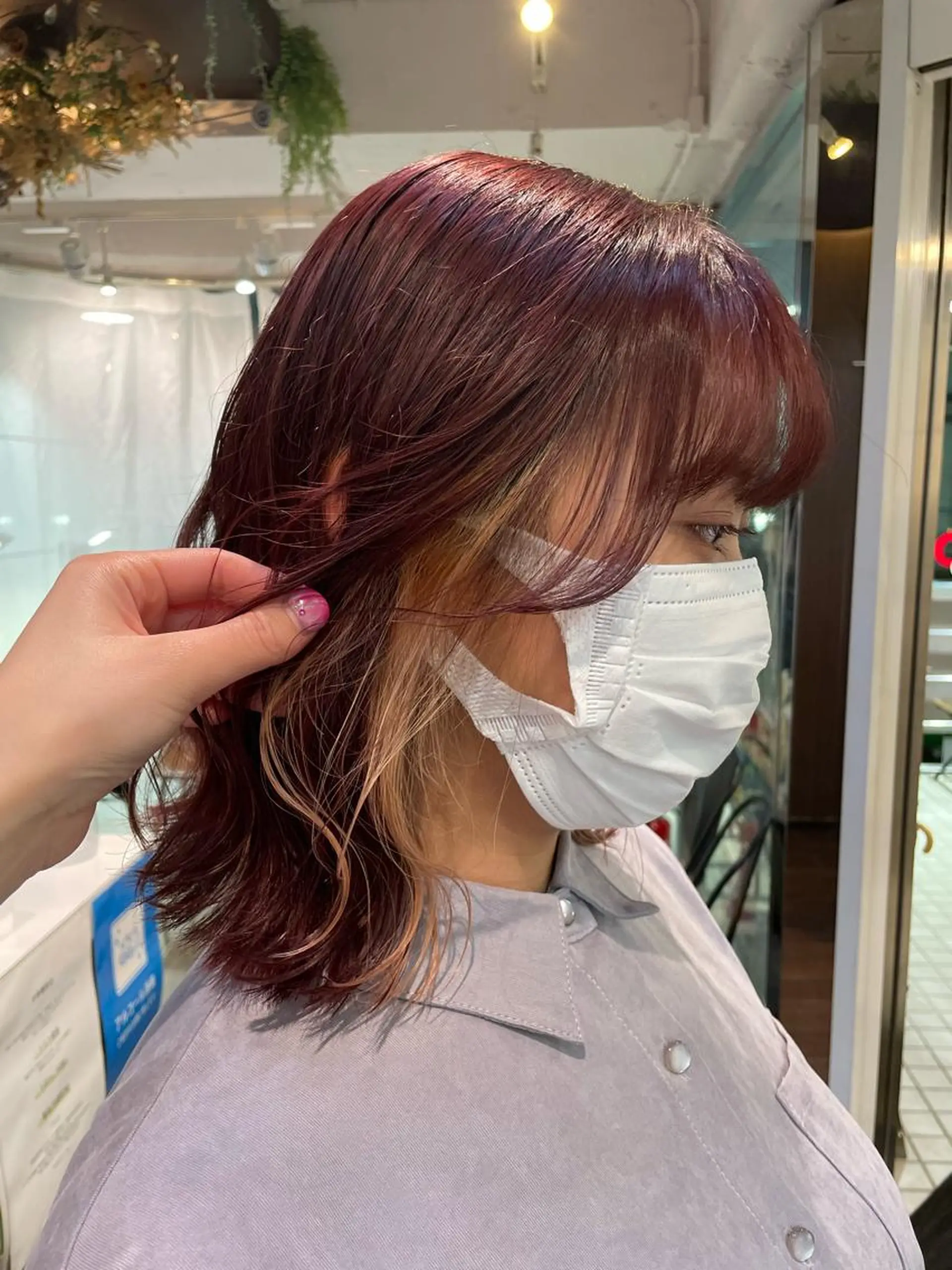 ミディアム カラー インナーカラー ヘアカラー aya/小顔レイヤー /柔らかカラーのヘアスタイル