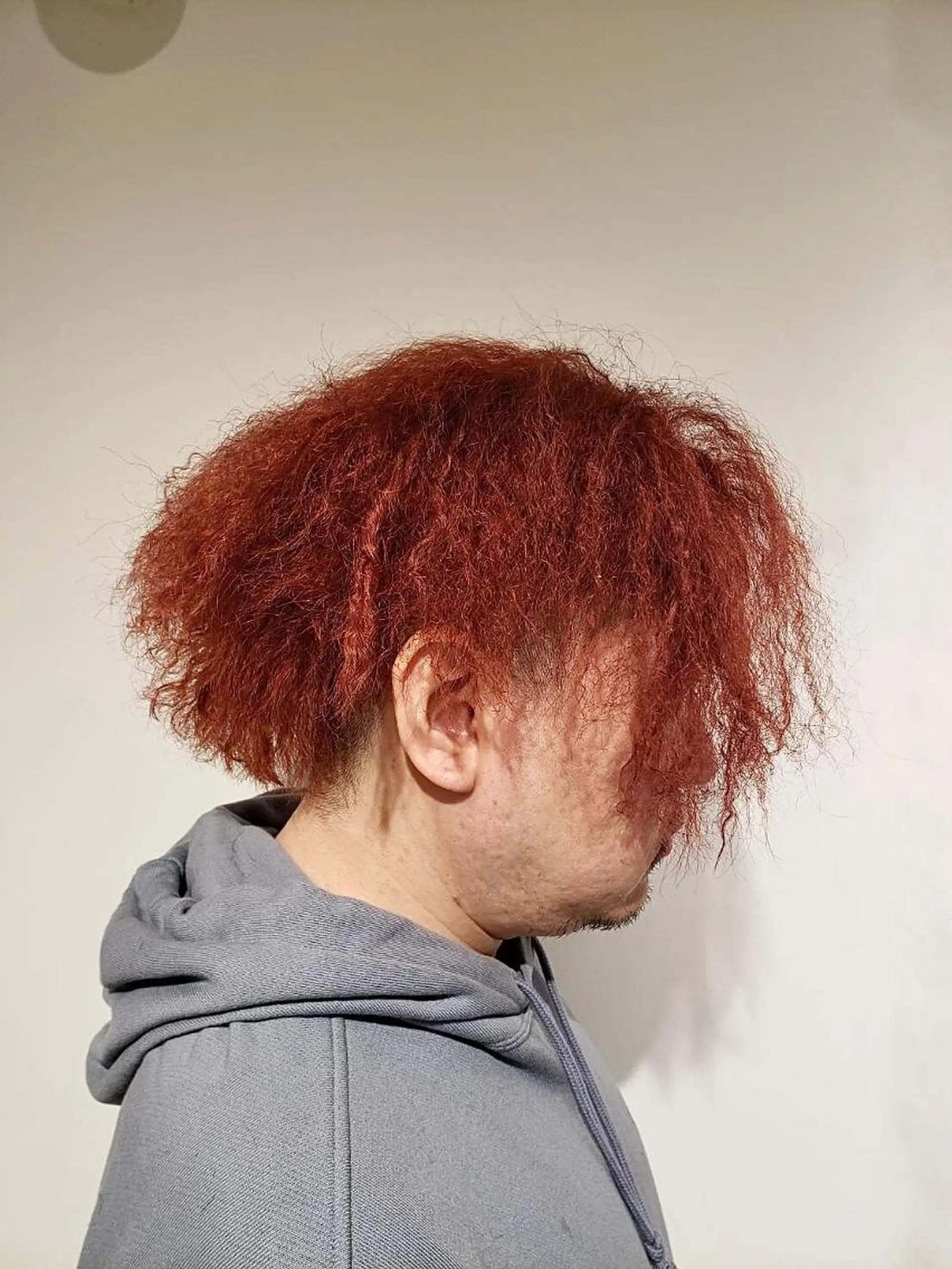 ショート パーマ カラー メンズ アップバング ビジネス マッシュ メンズパーマ メンズツイストパーマ 高橋 英彦のヘアスタイル