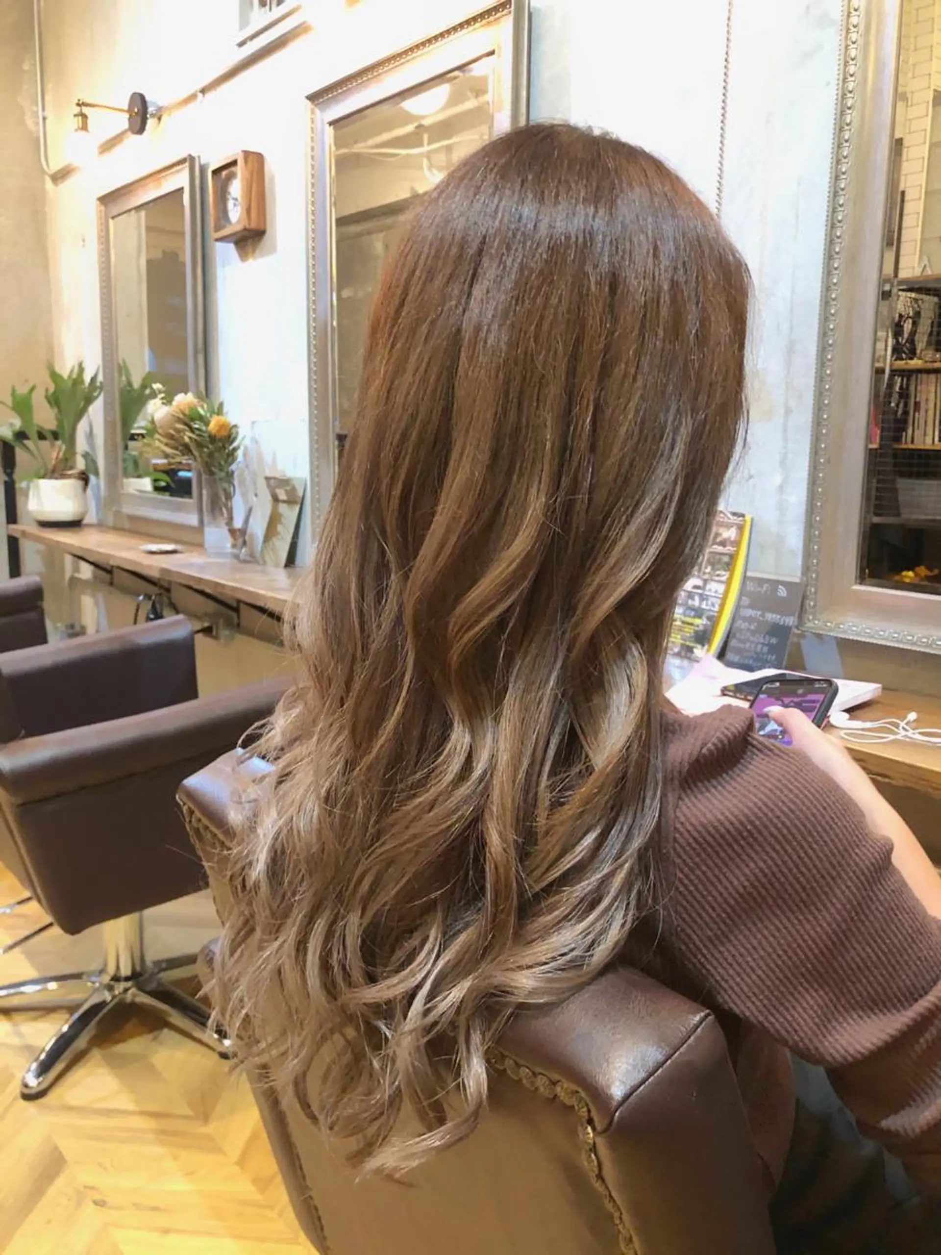 ロング カラー シールエクステ アッシュ アッシュグレー ミストバング ブリーチ カット ヘアカラー エクステ エクステ指名No.1 【店長】橘田のヘアスタイル