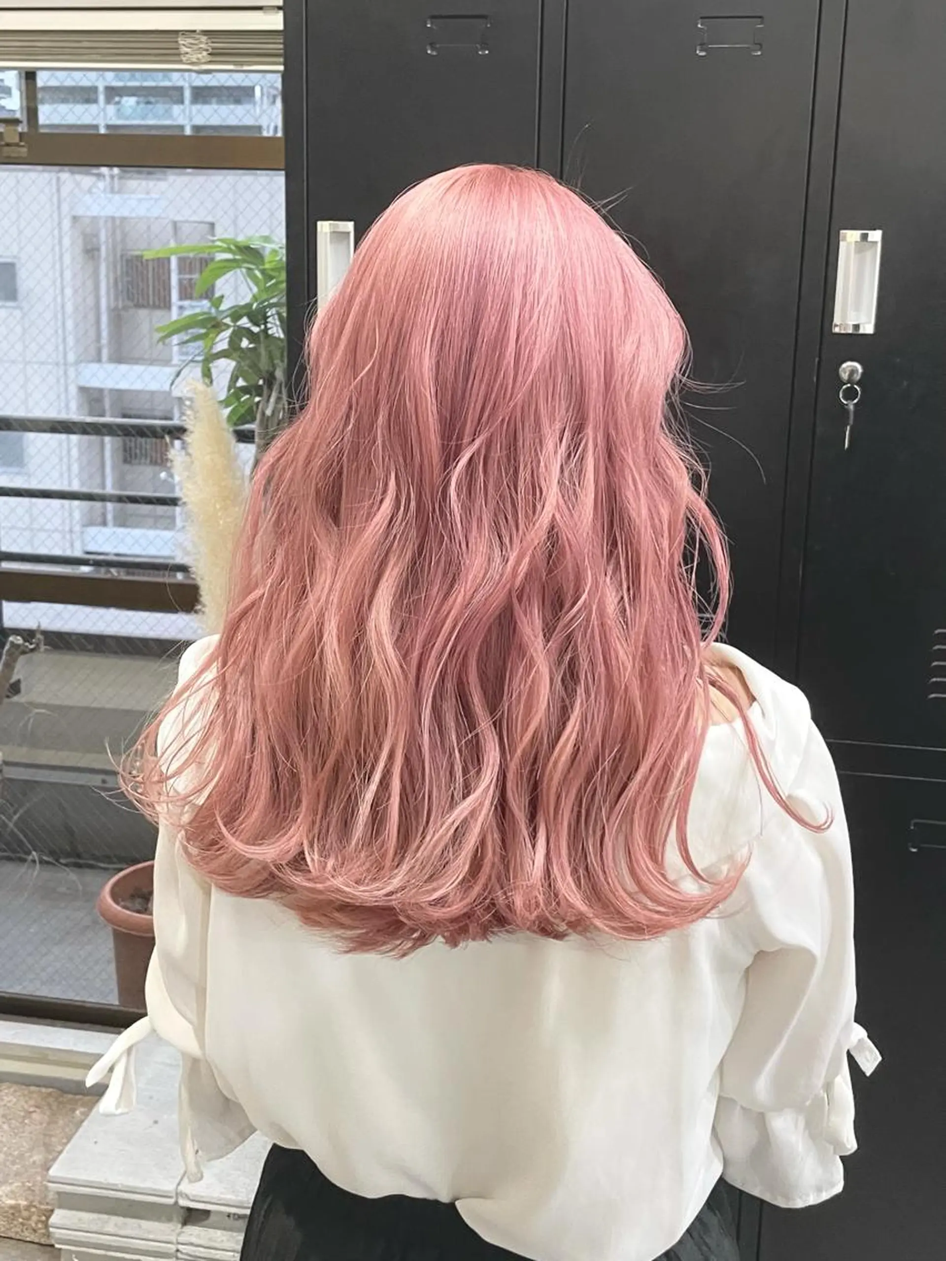 ミディアム カラー パーマ ヘアアレンジ メンズ キッズ ネイル マツエク・マツパ メンズバレイヤージュ メンズブリーチ メンズハイライト メンズインナーカラー メンズ韓国風 ヘアカラー トリートメント ヘアセット 切りっぱなしヘアボブ ミディアムヘアRYOのヘアスタイル