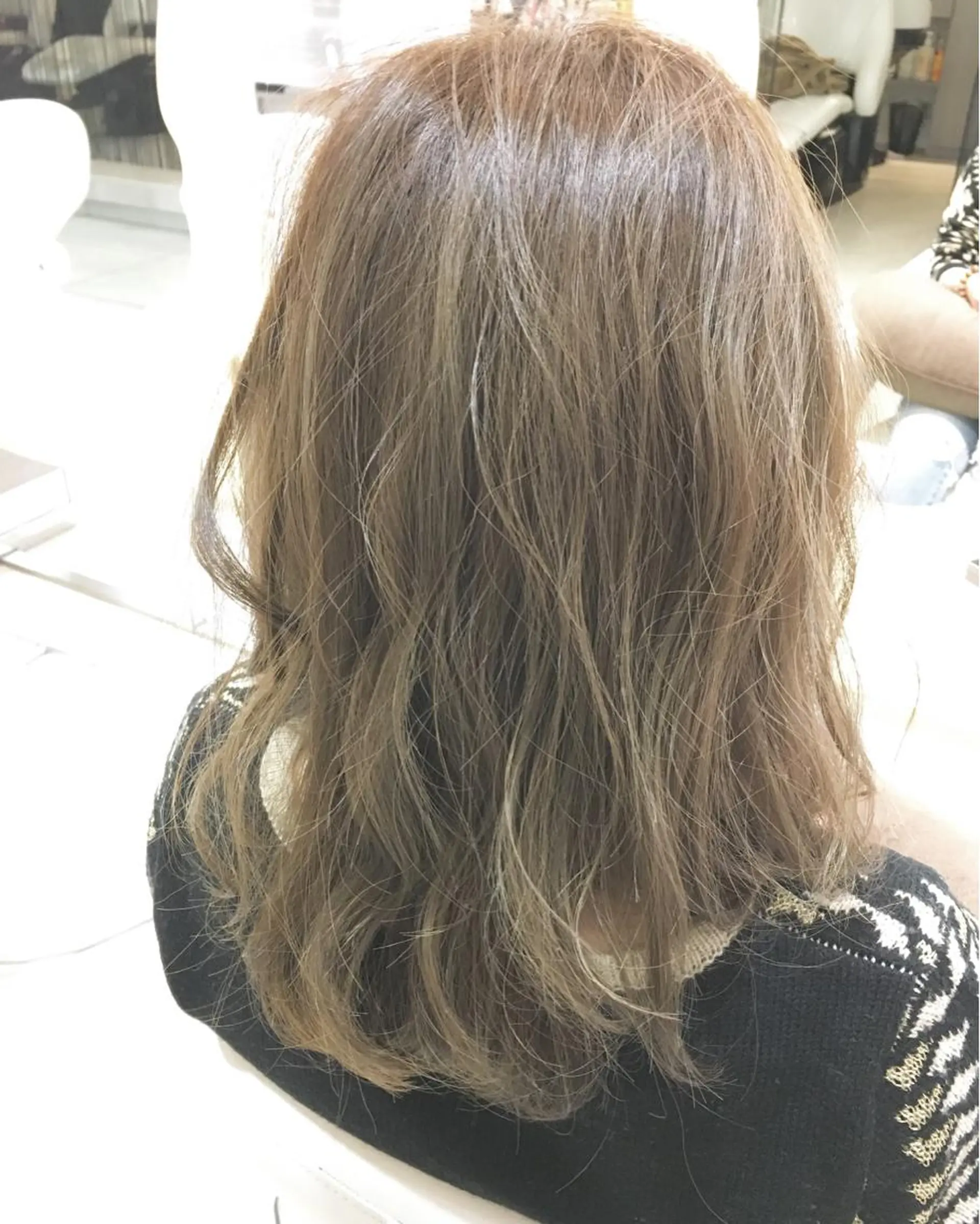 セミロング Miru by INCE HAIRのヘアスタイル