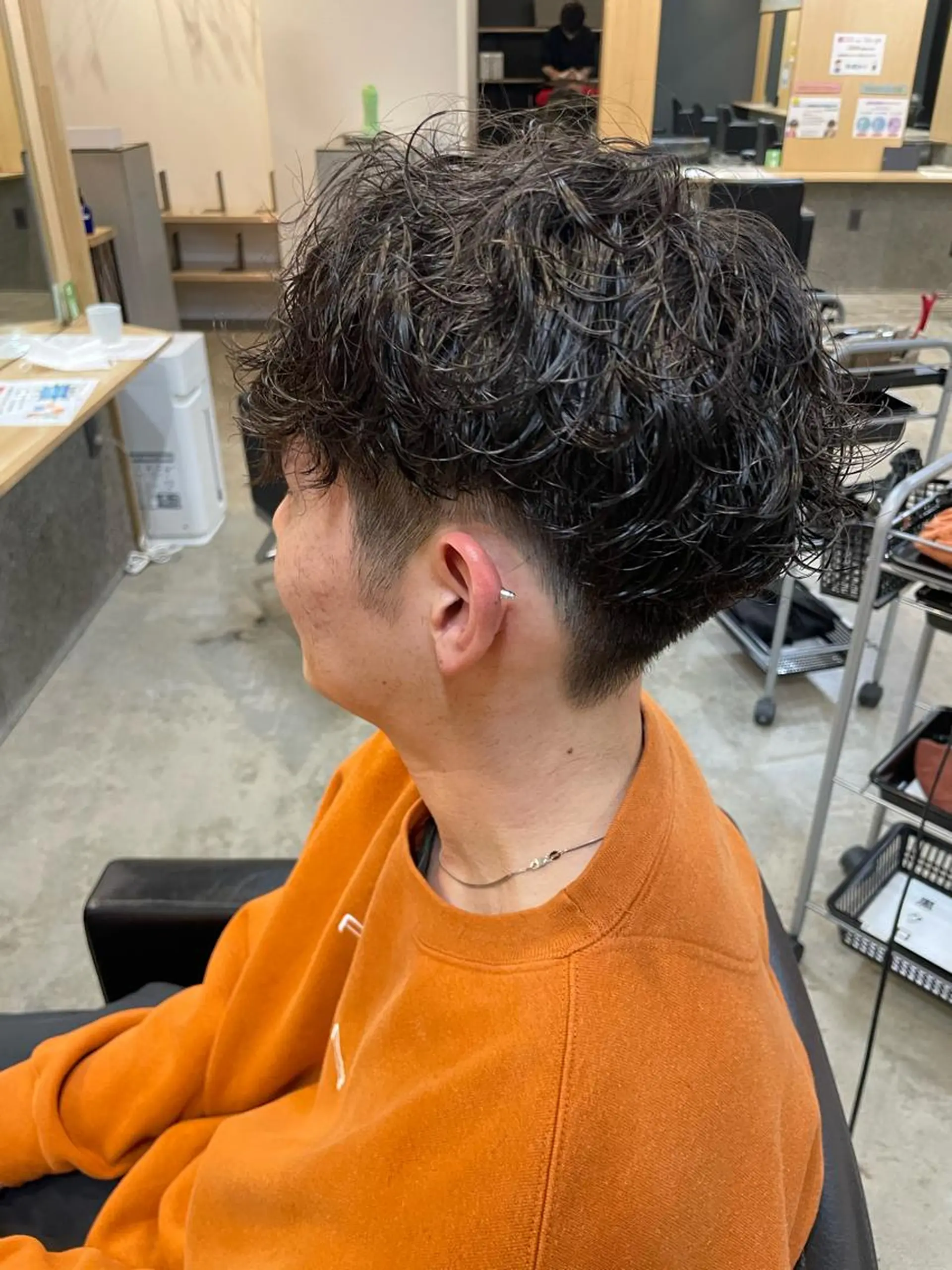 ショート パーマ メンズ 三田 真穂のヘアスタイル