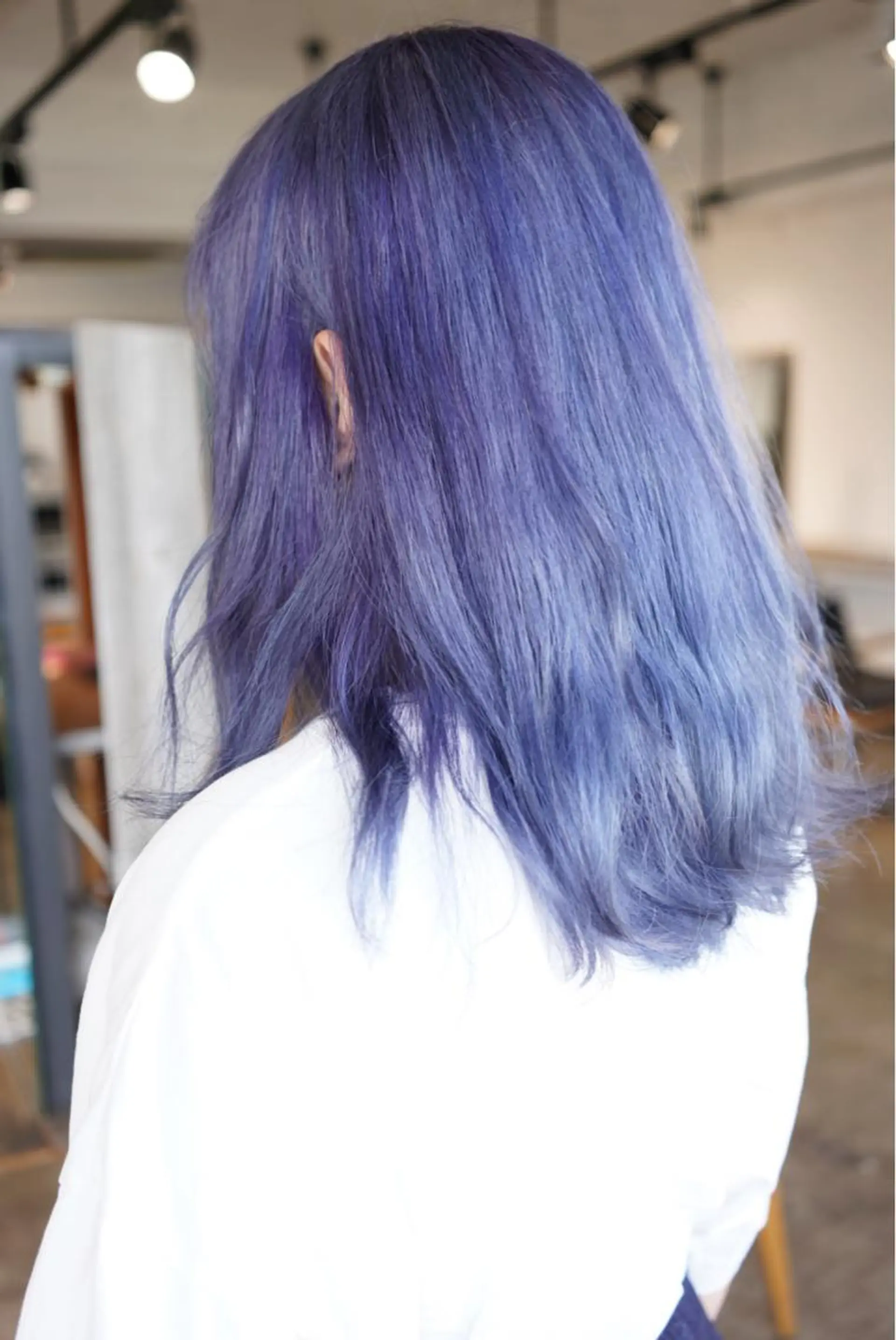 セミロング カラー ブルーカラー ブルーパープル パープルカラー ヘアカラー トリートメント ハイトーン/レイヤー /ケアブリーチ石川治のヘアスタイル