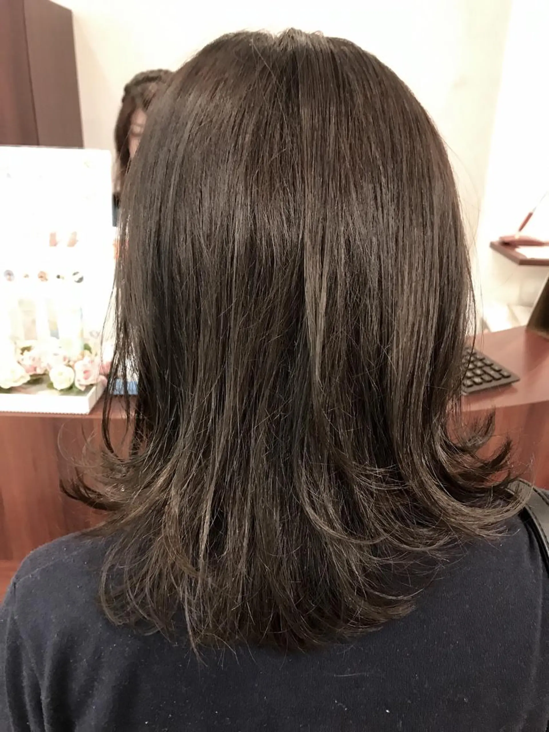 ミディアム アッシュ 所渉/韓国レイヤー /ウルフカットのヘアスタイル