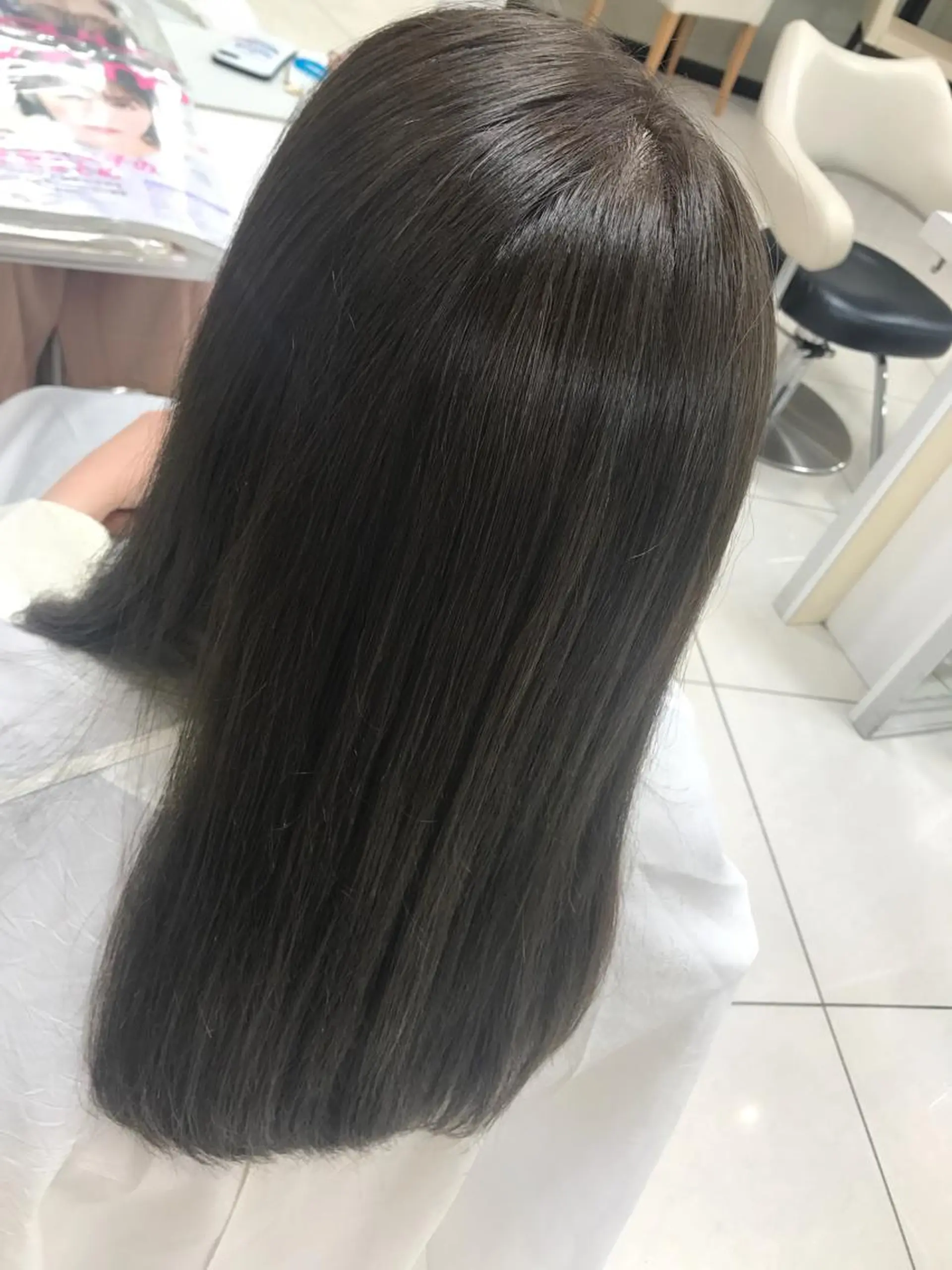 ロング カラー アッシュ 透明感カラー イルミナカラー 【暖色カラー特化】 中山由梨のヘアスタイル